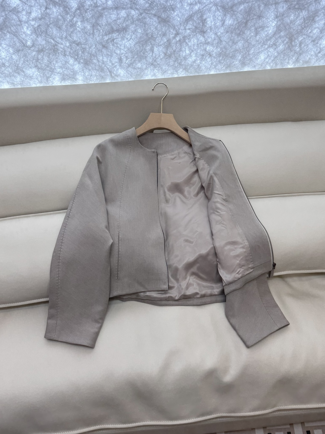 LZ25069#新款外套💕BC 10%羊毛 明线手缝 极品质 拉链款外套 浅灰色 卡其色 SML