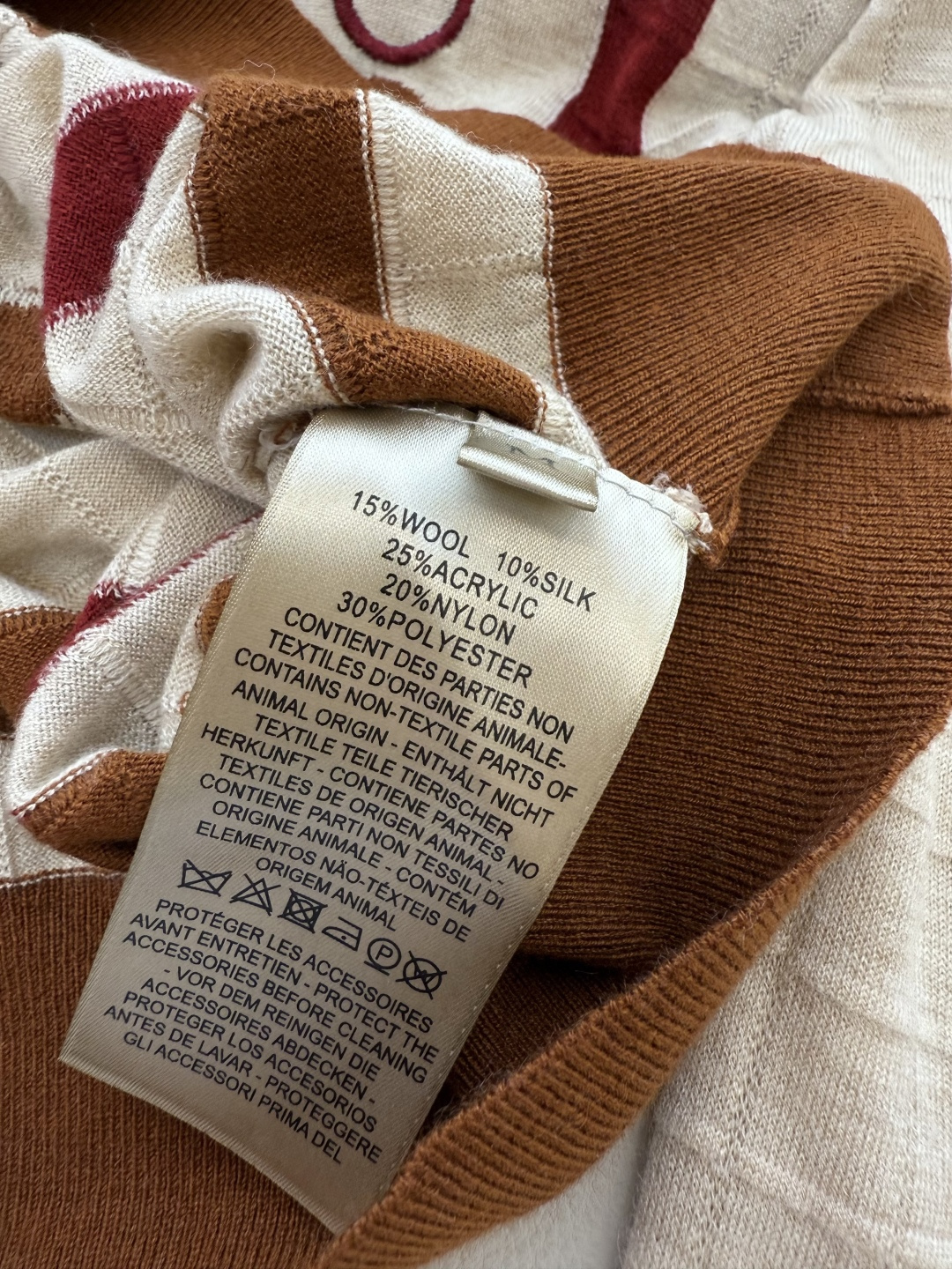 H32581#新款针织衫💕H家 马蹄图 15%羊毛 10% 真丝 针织面料 定位绣花长袖套头 针织衫 咖