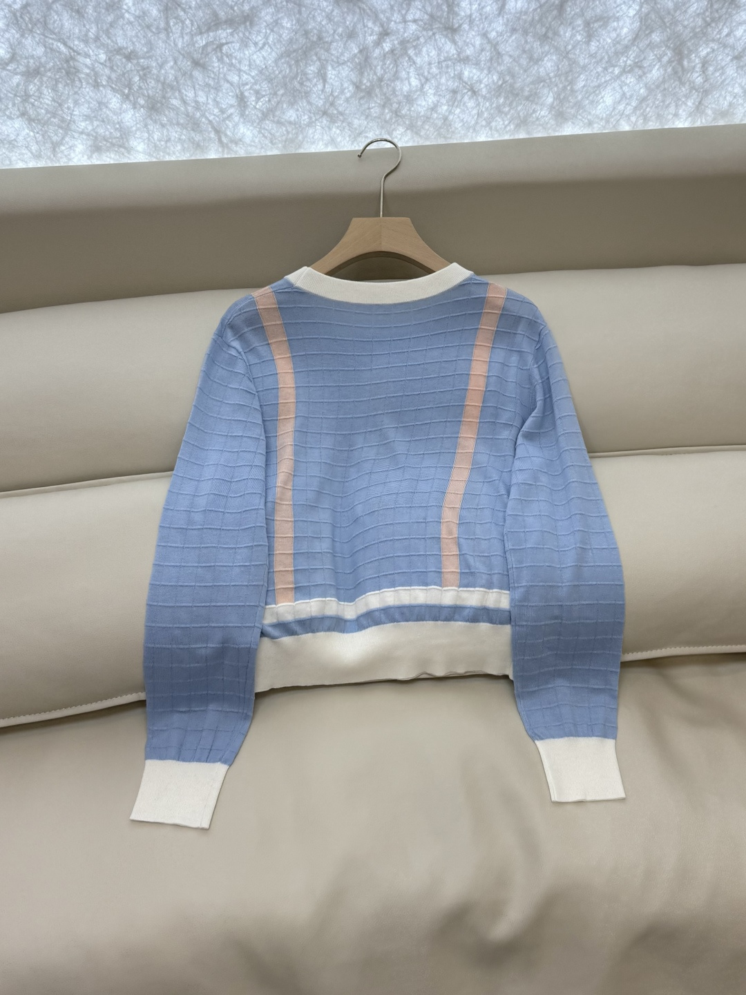 H32581#新款针织衫💕H家 马蹄图 15%羊毛 10% 真丝 针织面料 定位绣花长袖套头 针织衫 咖