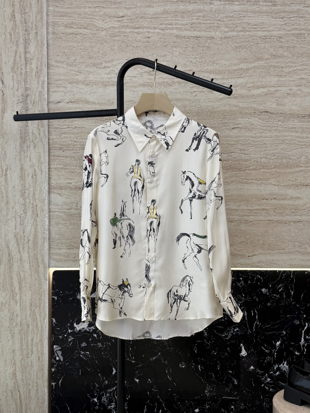 NO:545944,320BS1019# new shirt L twill silk print long-sleeved shirt 36/38/40/42,,loro piana,shirts,real silk,alexander wang19860909320BS1019#新款衬衫 L 斜纹真丝印花长袖衬衫 36/38/40/42,,loro piana,shirts,real silk,alexander wang,Women's clothing