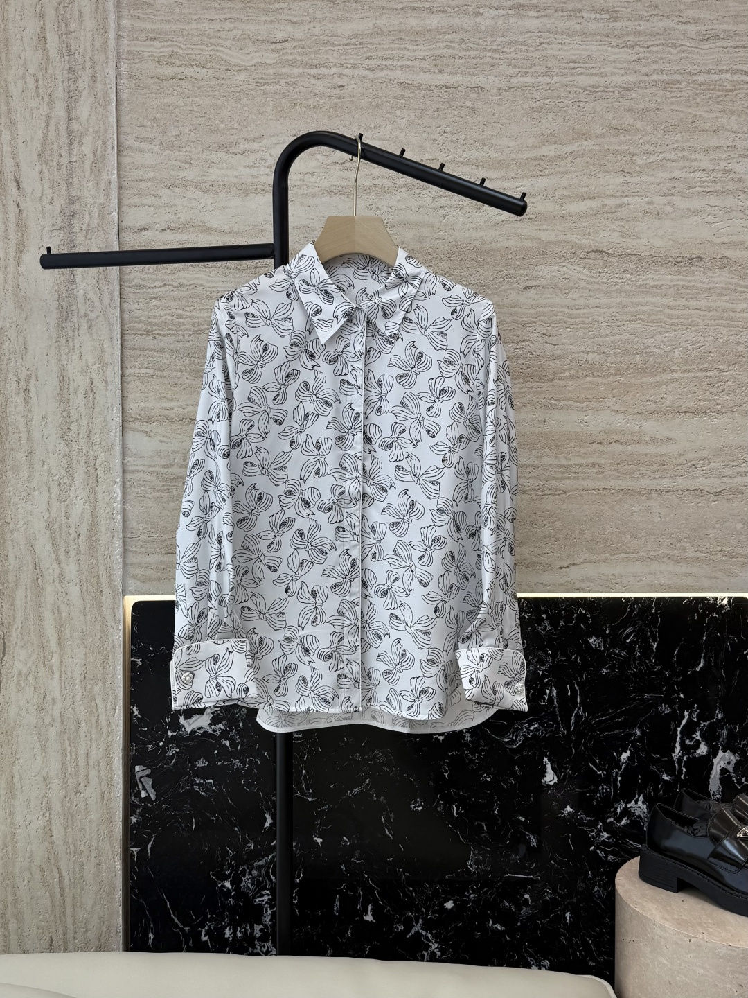 NO:545985,BS1006# new shirt Max silk bow printed long-sleeved shirt 36/38/40/42,,shirts,real silk,alexander wang19860909BS1006#新款衬衫 Max 真丝蝴蝶结 印花长袖衬衫 36/38/40/42,,shirts,real silk,alexander wang,Women's clothing