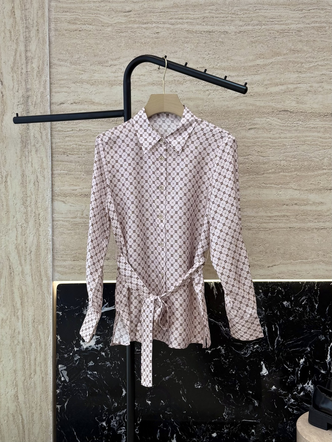 NO:545998,BS997# new shirt Max mara geometric twill silk print shirt 36/38/40/42,,shirts,real silk,alexander wang19860909BS997#新款衬衫 Max mara 几何图形 斜纹真丝印花衬衫 36/38/40/42,,shirts,real silk,alexander wang,Women's clothing