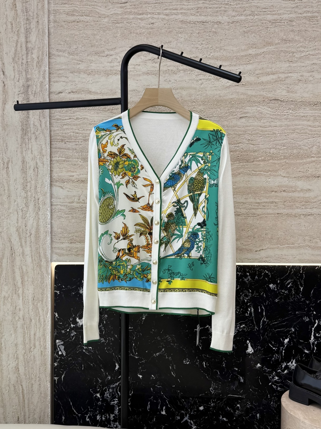 NO:545893,ZG033# new silk sweater H home Hermes 92 silk positioning printing silk knit sweater long sleeve MLXLXXL,,hermes,real silk,alexander wang19860909ZG033#新款真丝针织衫 H家 爱马仕 92真丝定位印花 拼绢针织衫 长袖 MLXLXXL,,hermes,real silk,alexander wang,Women's clothing