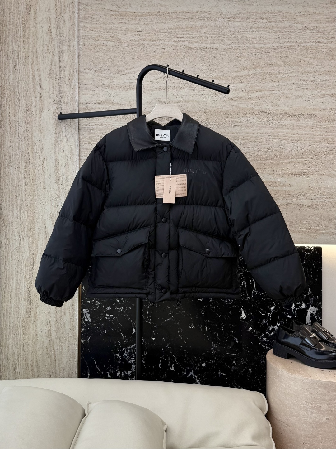 NO:547654,With dust bag 25021# new down jacket miu miu miu sheepskin lapel casual style 90 white duck down coffee down jacket 36/38/40,,miumiu, down jacket, sheepskin,alexander wang19860909配防尘袋25021#新款羽绒服 miu miu 羊皮小翻领 休闲风 90 白鸭绒 咖色羽绒服 36/38/40,,miumiu,down jacket,sheepskin,alexander wang,Women's clothing