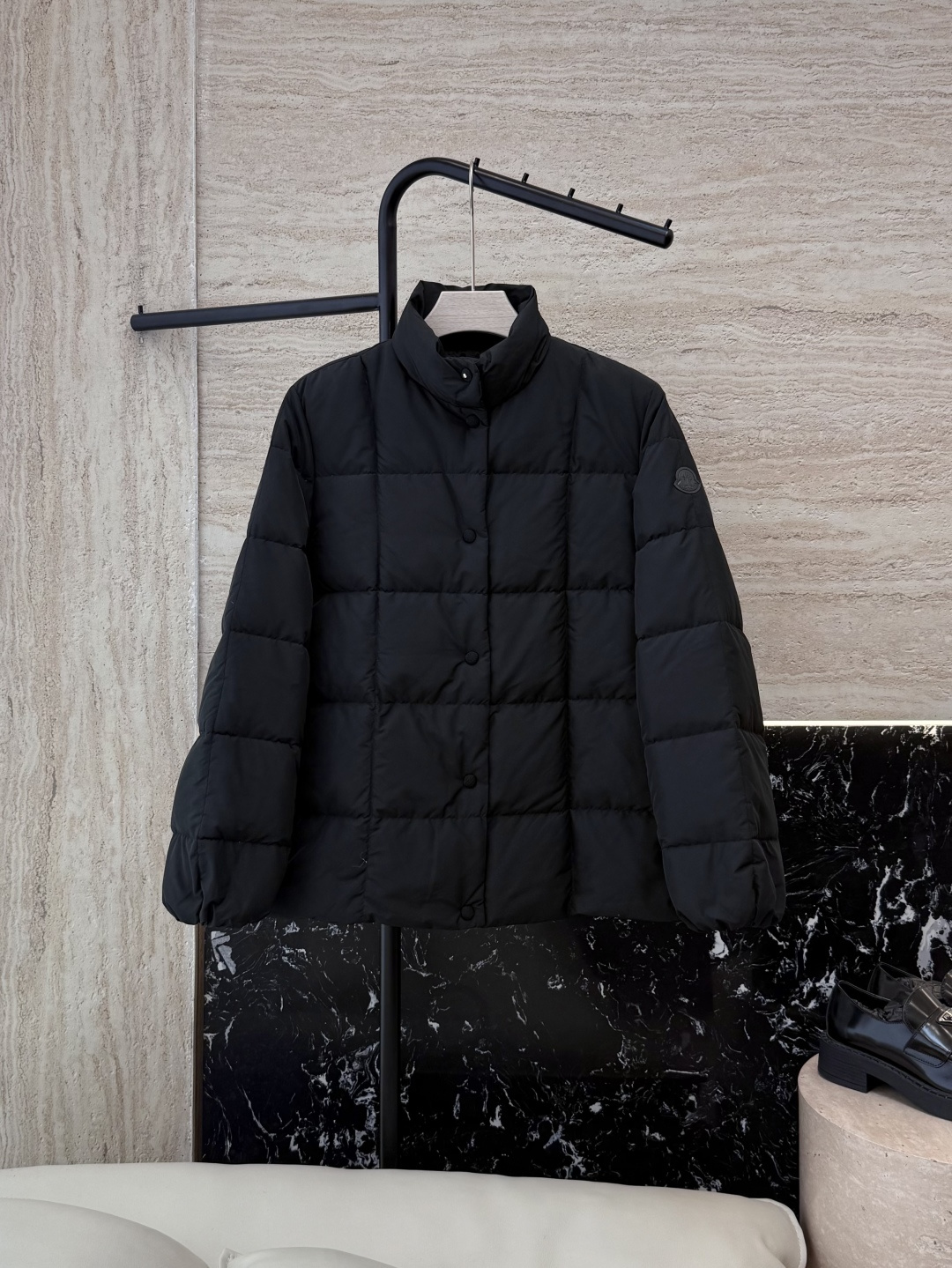 NO:547626,With dust bag WHL019# new down jacket Mon masked top version 90 white goose down jacket square stand collar down jacket Black beige 1-2-3 sizes, Moncler, down jacket, alexander wang19860909配防尘袋WHL019#新款羽绒服 Mon 蒙口 顶级版 90 白鹅绒 方格 立领羽绒服 黑色 米色 1-2-3码,,Moncler,down jacket,alexander wang,Women's clothing