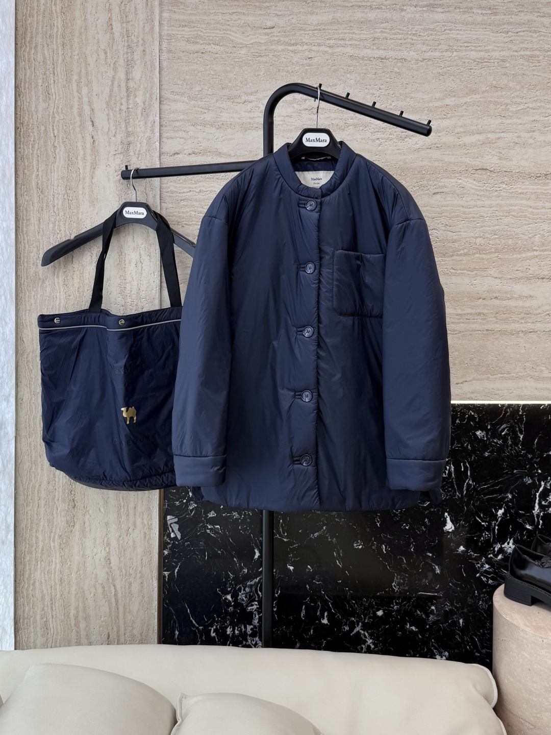 NO:547734,With dust bag MX700# new camel velvet jacket Max top version 48 camel velvet 4 mulberry silk imported fabric camel velvet cotton jacket Navy blue Coffee 38/40/42 Size PS This price includes primary color high-quality cloth bag storage bag, alexander wang19860909配防尘袋MX700#新款驼绒服 Max 顶级版 48 骆驼绒 4桑蚕丝 进口面料 骆驼绒棉服 藏青色 咖色 38/40/42 码 PS此价格含原色高品质布包收纳袋,,alexander wang,Women's clothing