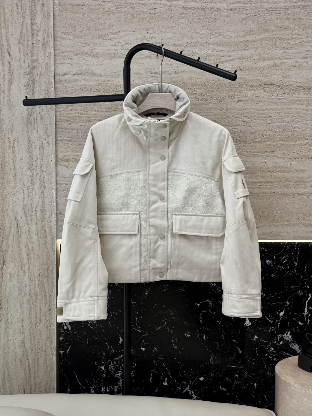 NO:566599,With dust bag M412# new down jacket Mon top version 90 white goose down latest casual style short down jacket black off-white 1/2/3 size, Moncler, down jacket, alexander wang19860909配防尘袋M412#新款羽绒服 Mon蒙口顶级版 90 白鹅绒 最新款 休闲款 短款羽绒服 黑色 米白色 1/2/3码,,Moncler,down jacket,alexander wang,Women's clothing