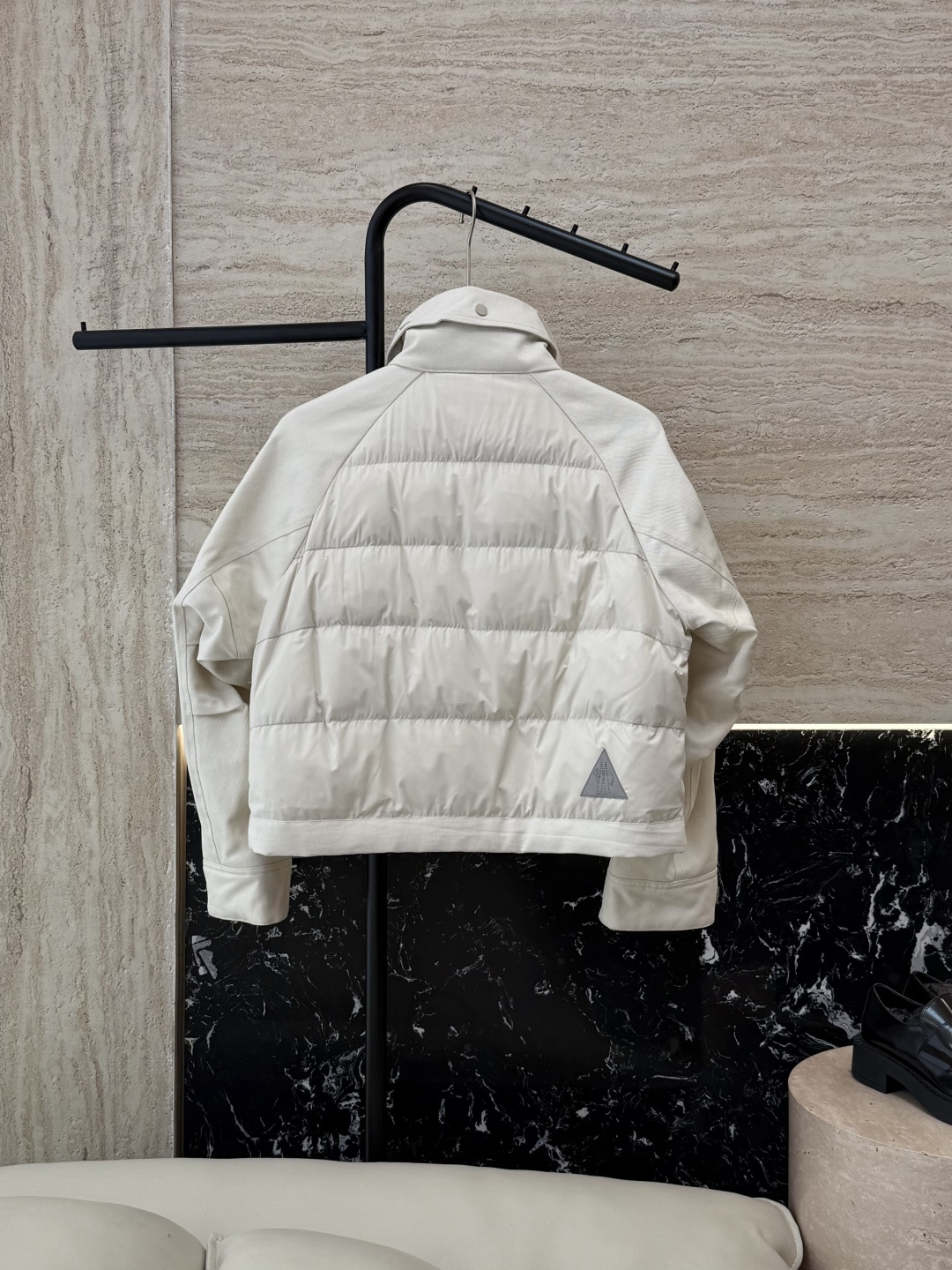 M412#新款羽绒服⚠️🌾 Mon蒙口顶级版‼️ 90% 白鹅绒 最新款 休闲款 短款羽绒服 黑色 米白色 1/2/3码