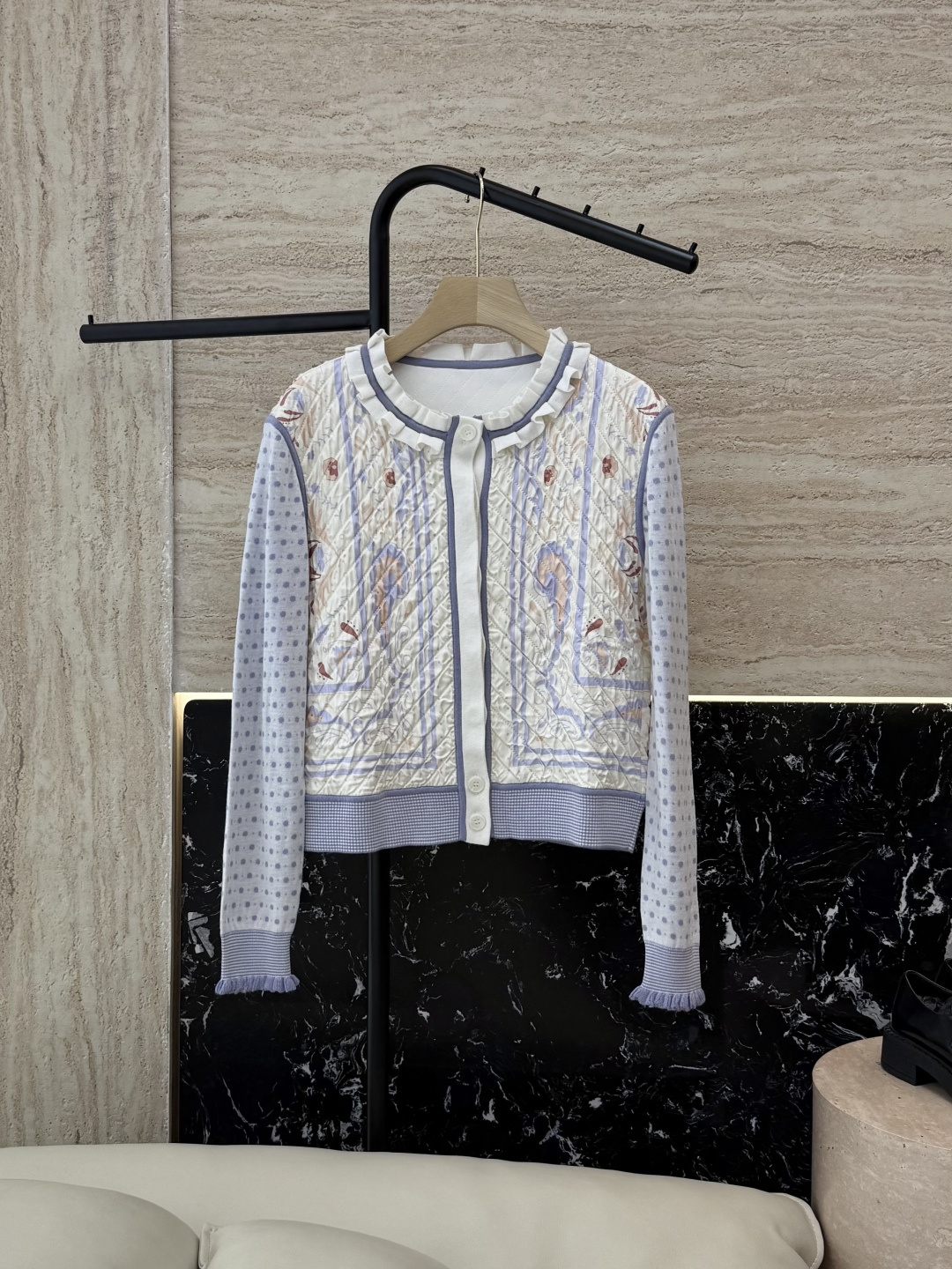 NO:567794,H32588#New Jacket P H Home Hermes Silk Printed Splicing Long Sleeve Knitted Wool Padded Jacket Small Cardigan Black Blue S- XXL,,hermes,jackets & coats,real silk,alexander wang19860909H32588#新款外套P H家 爱马仕 真丝印花拼接长袖针织羊毛夹棉棉衣小 开衫 黑色 蓝色 S- XXL,,hermes,jackets & coats,real silk,alexander wang,Women's clothing