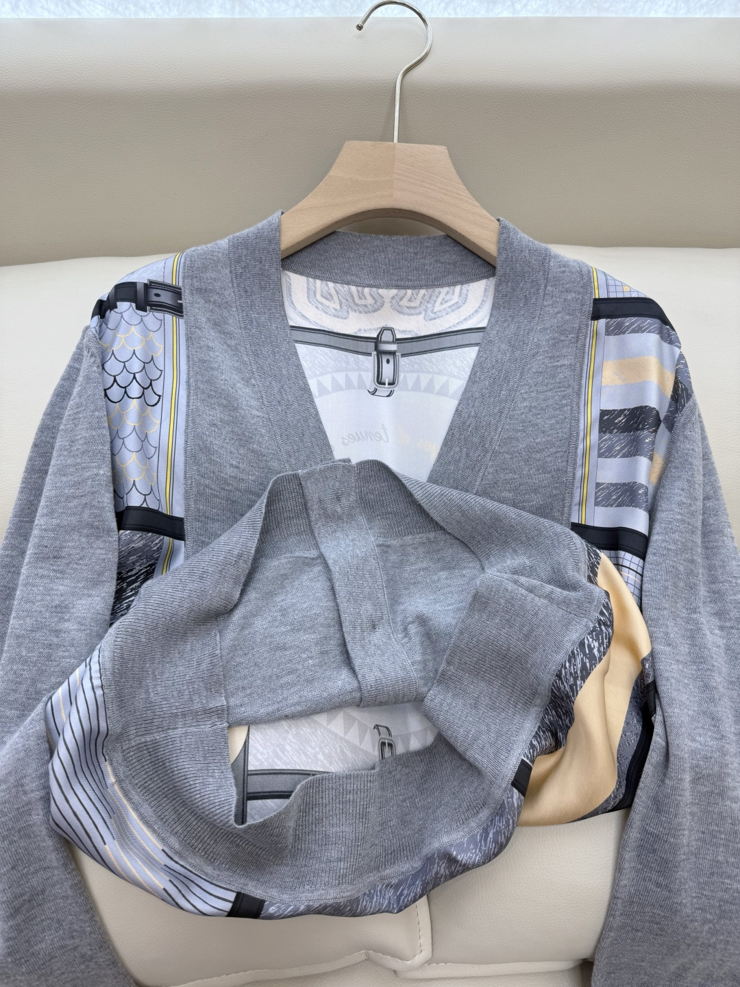 H32587#新款外套💕H家 爱马仕 100% 真丝印花拼接长袖针织羊毛开衫 灰色 蓝色 粉色 S-XL