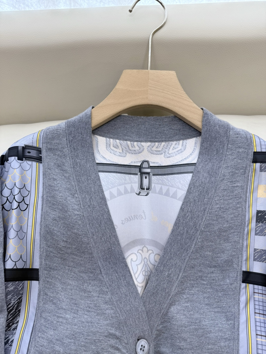 H32587#新款外套💕H家 爱马仕 100% 真丝印花拼接长袖针织羊毛开衫 灰色 蓝色 粉色 S-XL