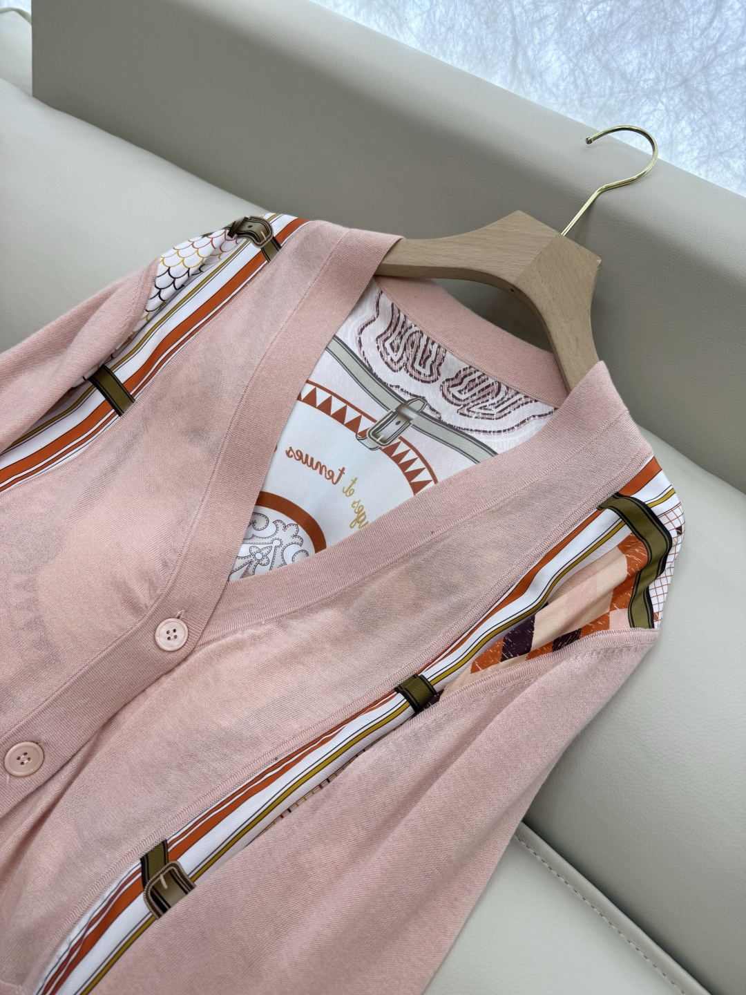 H32587#新款外套💕H家 爱马仕 100% 真丝印花拼接长袖针织羊毛开衫 灰色 蓝色 粉色 S-XL