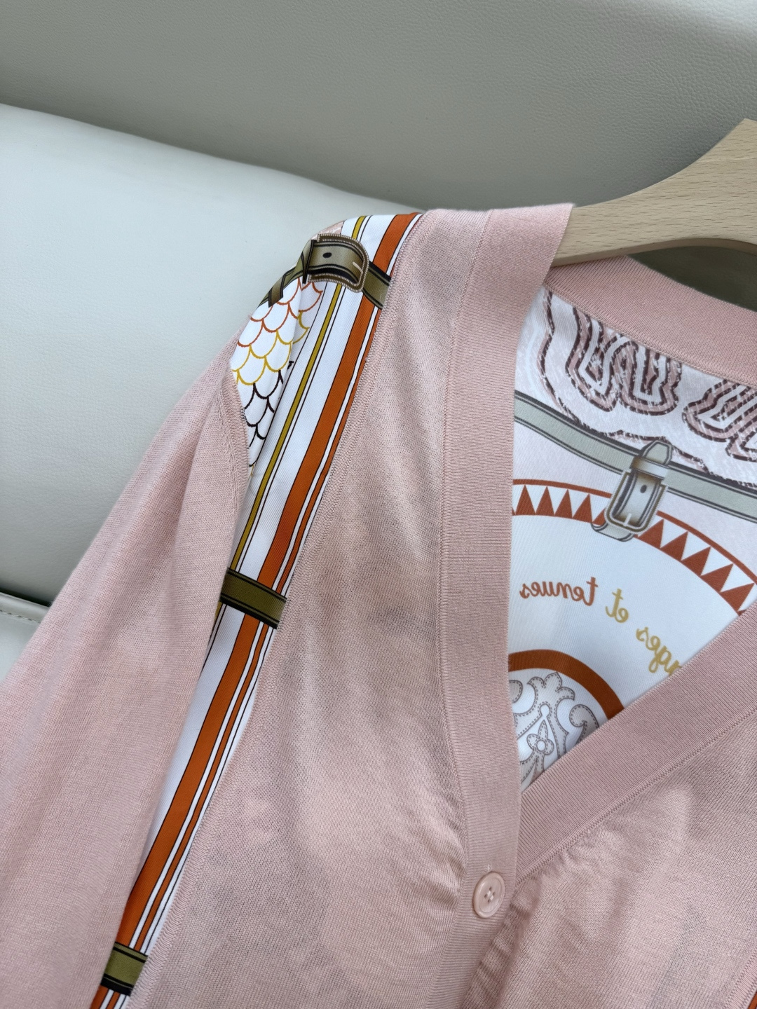 H32587#新款外套💕H家 爱马仕 100% 真丝印花拼接长袖针织羊毛开衫 灰色 蓝色 粉色 S-XL