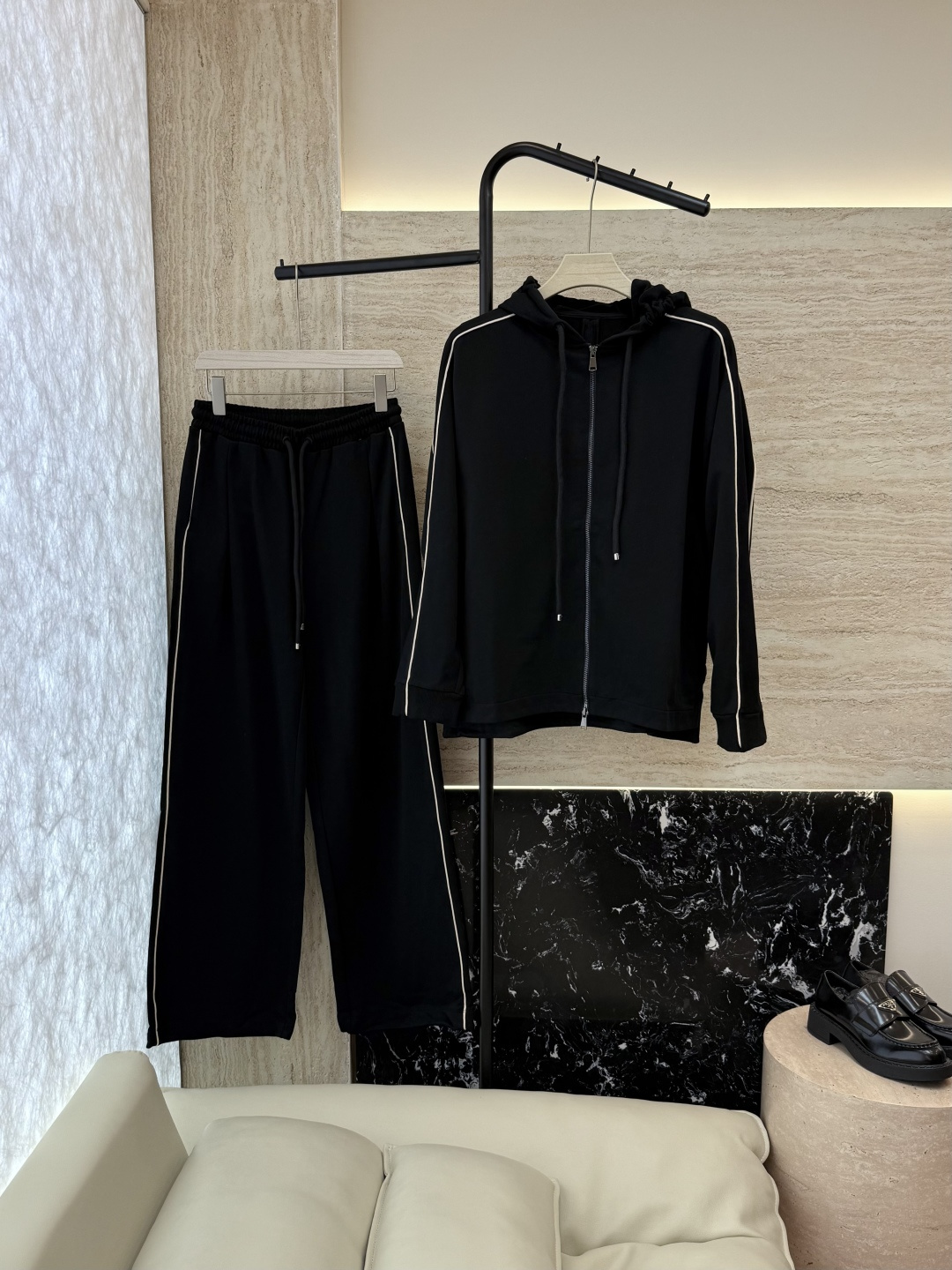 NO:567766,With dust bag M003# new suit P Max maxa top version back embroidery letter zipper jacket trousers suit black SMLXL,,jackets & coats,alexander wang19860909配防尘袋M003#新款套装P Max maxa 顶级版 后背刺绣 字母拉链外套长裤 套装 黑色 SMLXL,,jackets & coats,alexander wang,Women's clothing