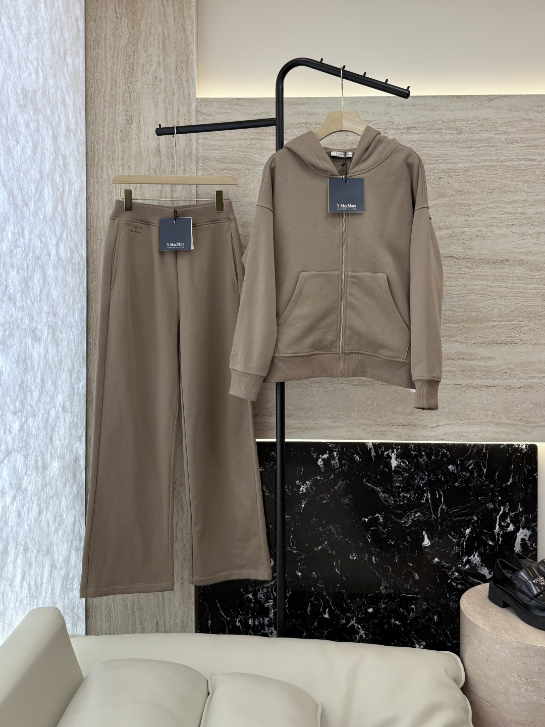 NO:568633,YO027# new suit P max top copy 1:1 version high-end customized version embroidered logo sports and leisure suit camel gray blue SMLXL,,alexander wang19860909YO027#新款套装P max 顶级复制 1:1 版 高端定制版 刺绣logo 运动休闲套装 驼色 灰色 蓝色 SMLXL,,alexander wang,Women's clothing