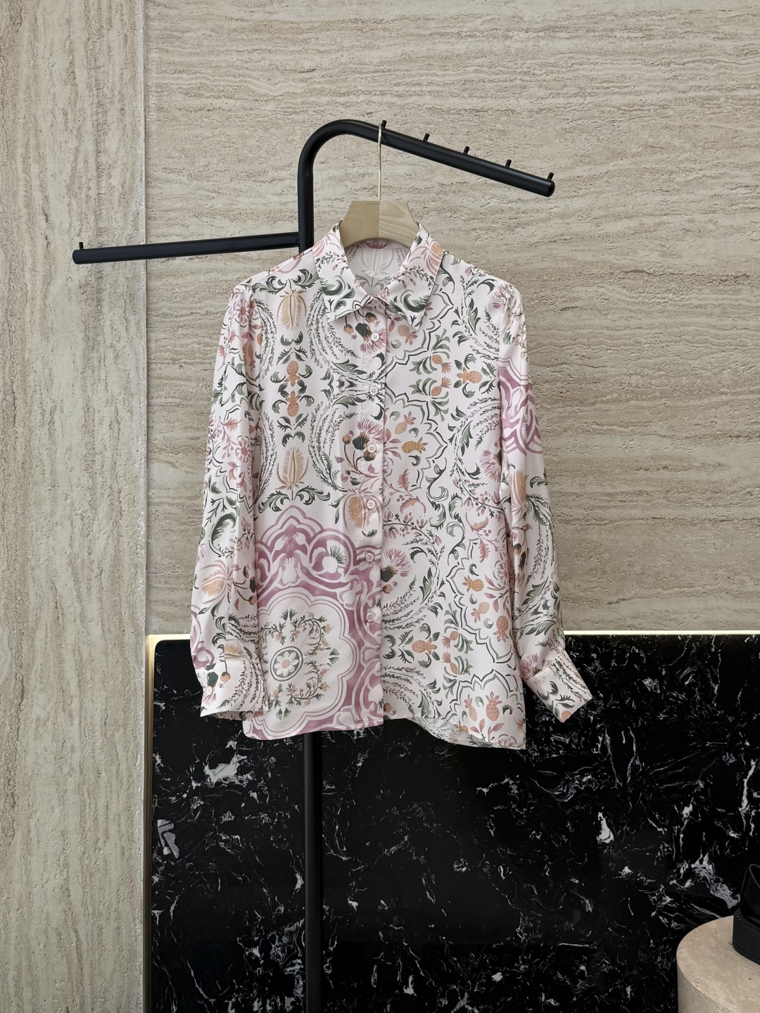 NO:568645,QD7933# new shirt P LP top version silk printed long-sleeved shirt 36-42,,loro piana,shirts,real silk,alexander wang19860909QD7933#新款衬衫P LP 顶级版 真丝印花长袖衬衫 36-42,,loro piana,shirts,real silk,alexander wang,Women's clothing