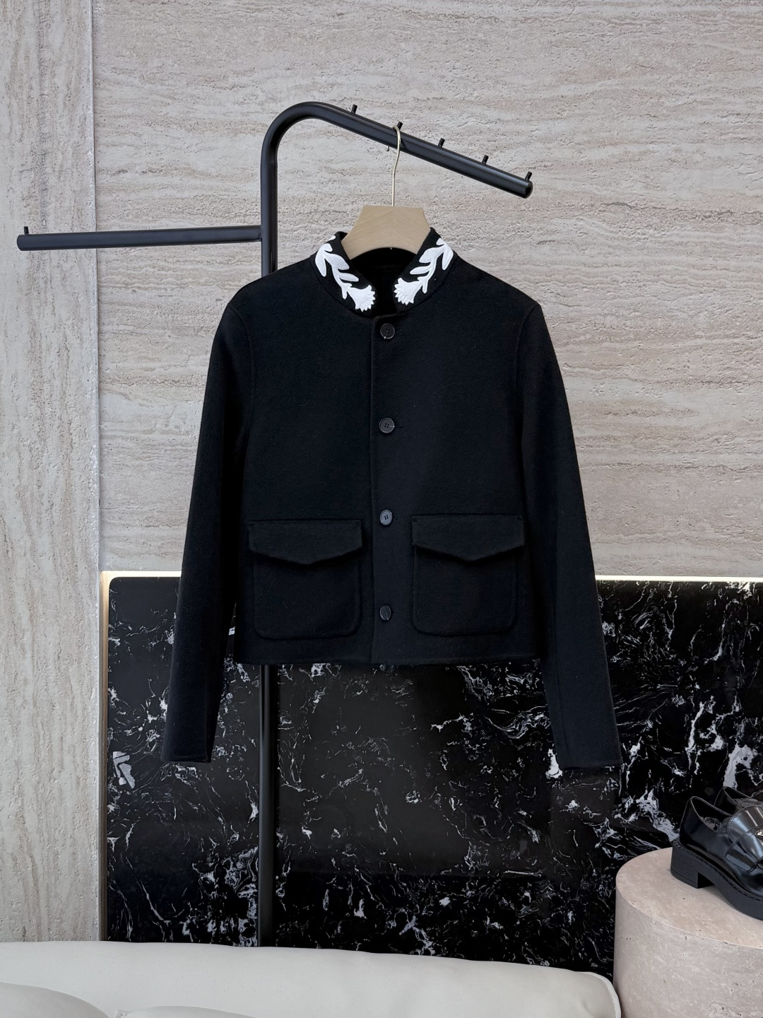 NO:568636,With dust bag QD8202# new coat LP 90 wool 10 cashmere embroidered collar wool jacket 36-42,,loro piana,jackets & coats,alexander wang19860909配防尘袋QD8202#新款大衣 LP 90羊毛 10羊绒 绣花领 羊毛外套 36-42,,loro piana,jackets & coats,alexander wang,Women's clothing