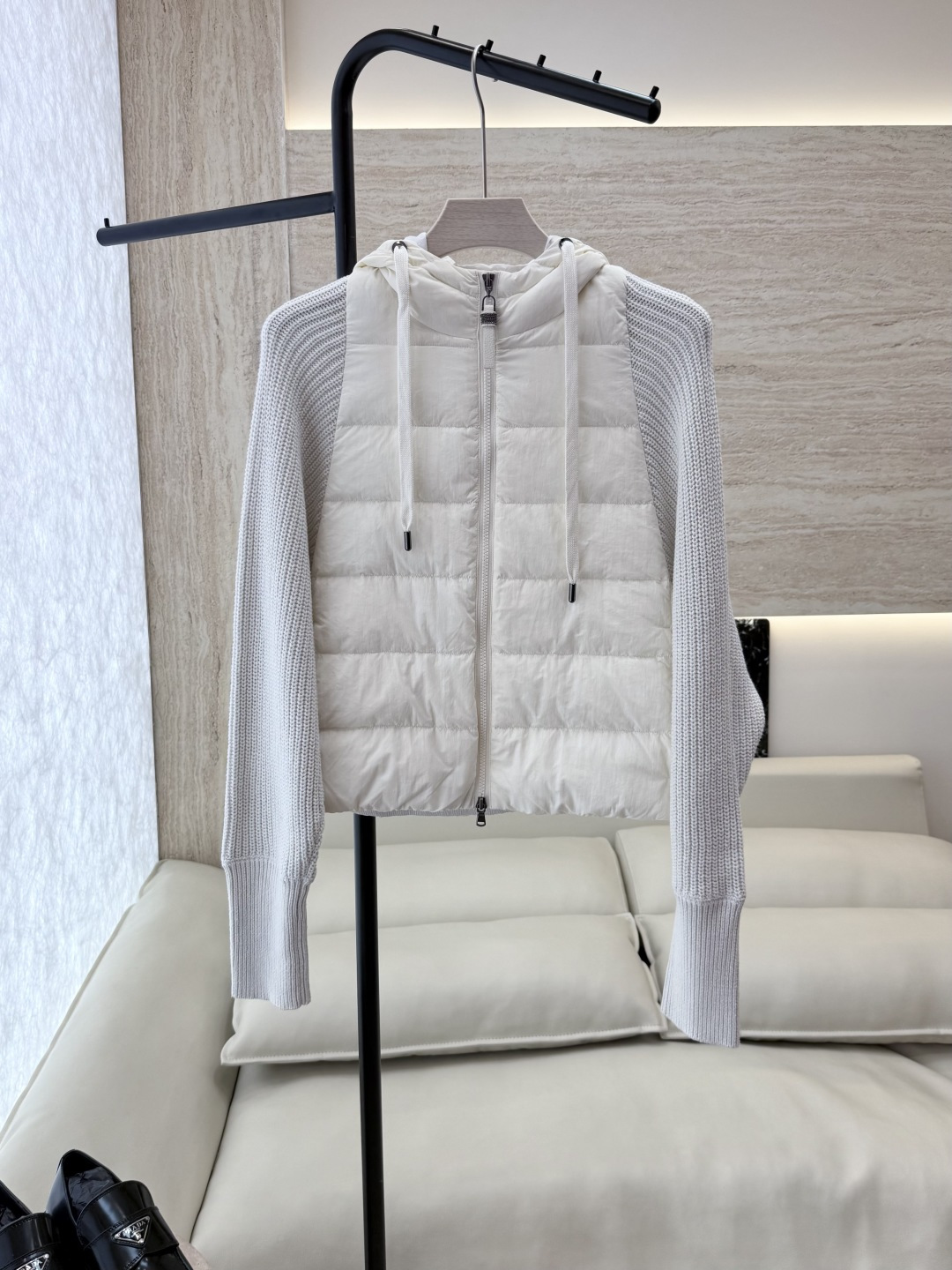 NO:568687,With dust bag WHL021# new down jacket BC 90 white goose down splicing 60 wool knitted sleeves short down jacket green beige 36/38/40,,down jacket,alexander wang19860909配防尘袋WHL021#新款羽绒服 BC 90 白鹅绒 拼接 60 羊毛针织袖 短款 羽绒服 绿色 米白色 36/38/40,,down jacket,alexander wang,Women's clothing