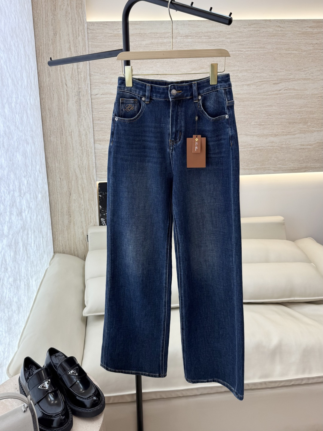 NO:568650,NZ013# new jeans P LP super comfortable embroidered logo straight jeans 26/27/28/29,,loro piana,jeans,alexander wang19860909NZ013#新款牛仔裤P LP 超舒适 绣花款logo 直筒 牛仔裤 26/27/28/29,,loro piana,jeans,alexander wang,Women's clothing