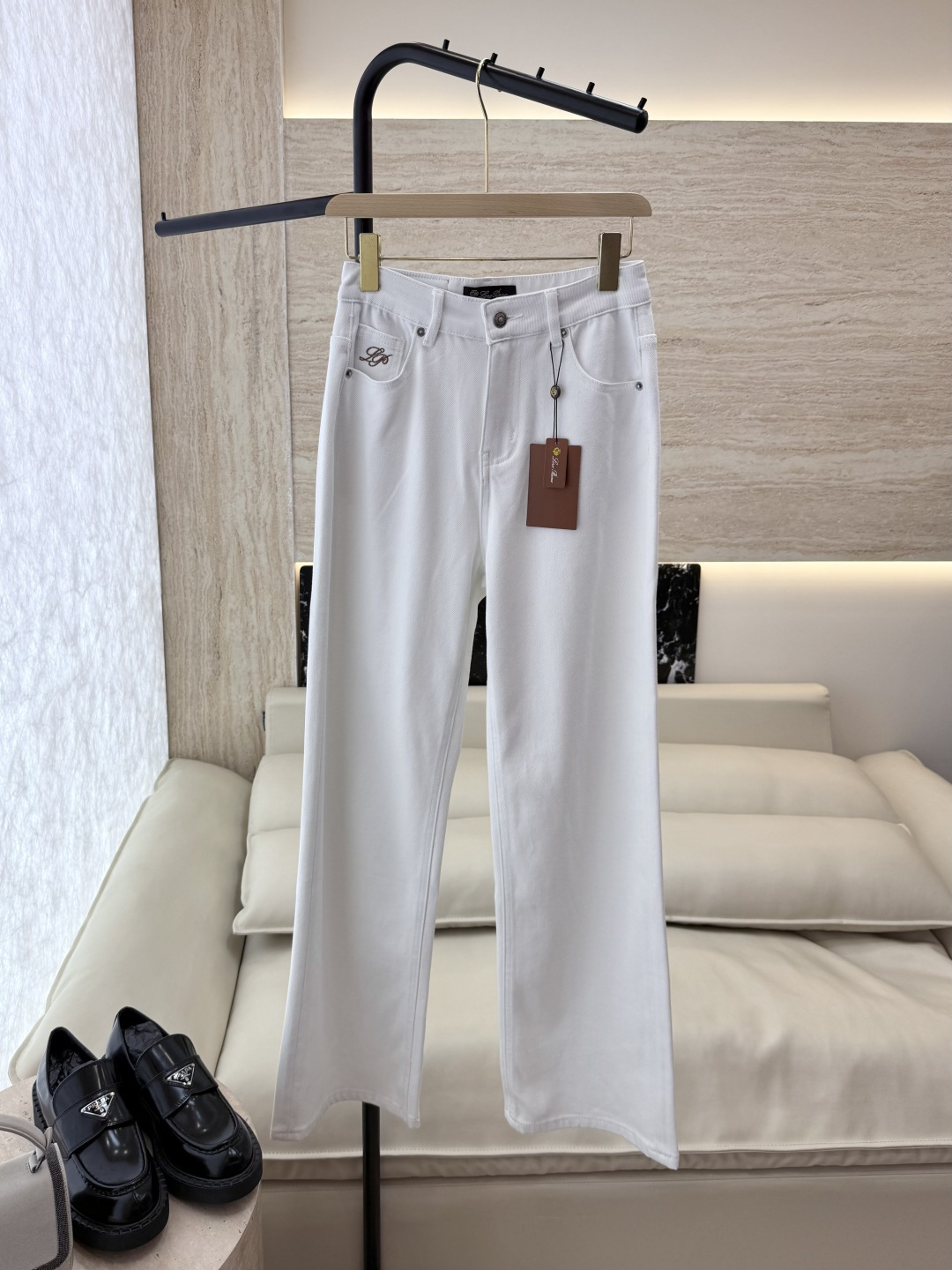 NO:568657,NZ013# new jeans P LP super comfortable embroidered logo straight jeans 26/27/28/29,,loro piana,jeans,alexander wang19860909NZ013#新款牛仔裤P LP 超舒适 绣花款logo 直筒 牛仔裤 26/27/28/29,,loro piana,jeans,alexander wang,Women's clothing