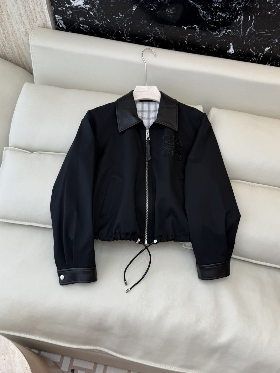 NO:568683,LK003# new coat Loewe pu collar zipper style long sleeve coat black khaki SML,,loro piana,loewe,jackets & coats,alexander wang19860909LK003#新款外套 Loewe pu领 拉链款 长袖外套 黑色 卡其色 SML,,loro piana,loewe,jackets & coats,alexander wang,Women's clothing