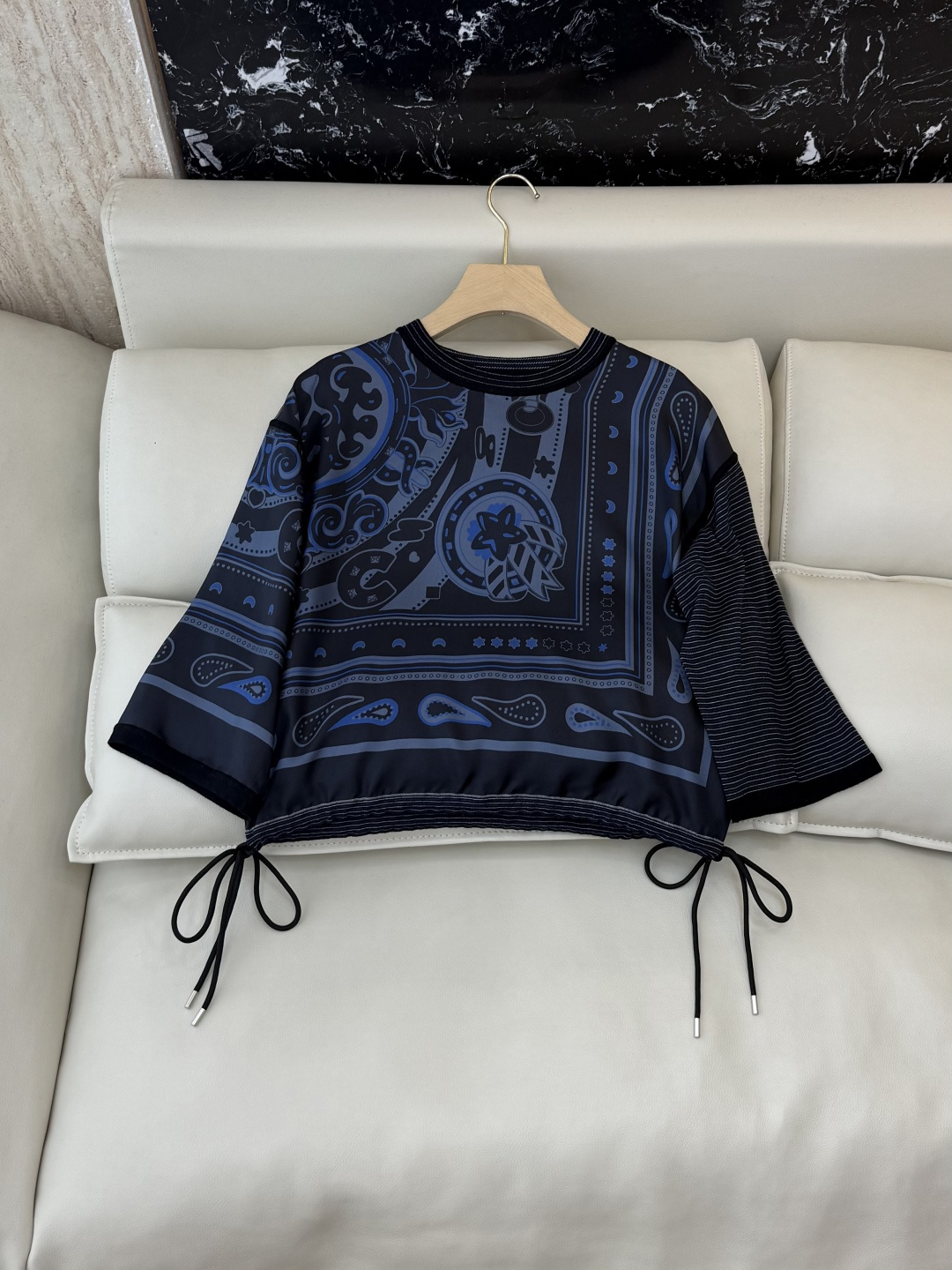 H32592#新款羊毛针织💕H家 爱马仕拼接款 100% 真丝拼接20% 羊毛 圆领套头衫 杏色 蓝色 