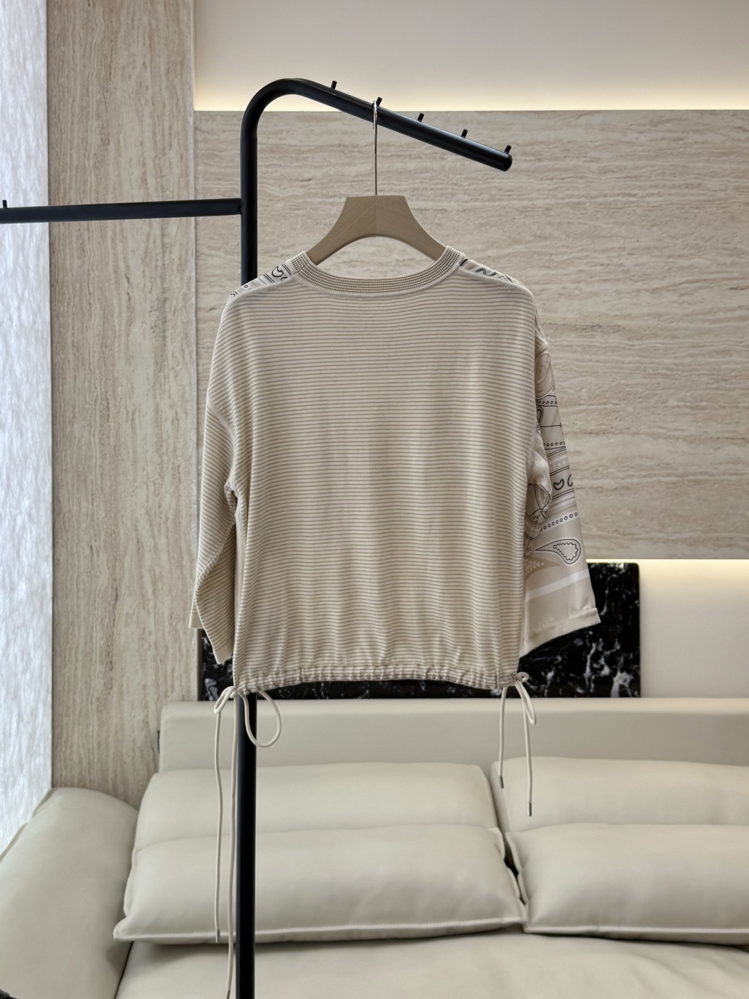 H32592#新款羊毛针织💕H家 爱马仕拼接款 100% 真丝拼接20% 羊毛 圆领套头衫 杏色 蓝色 