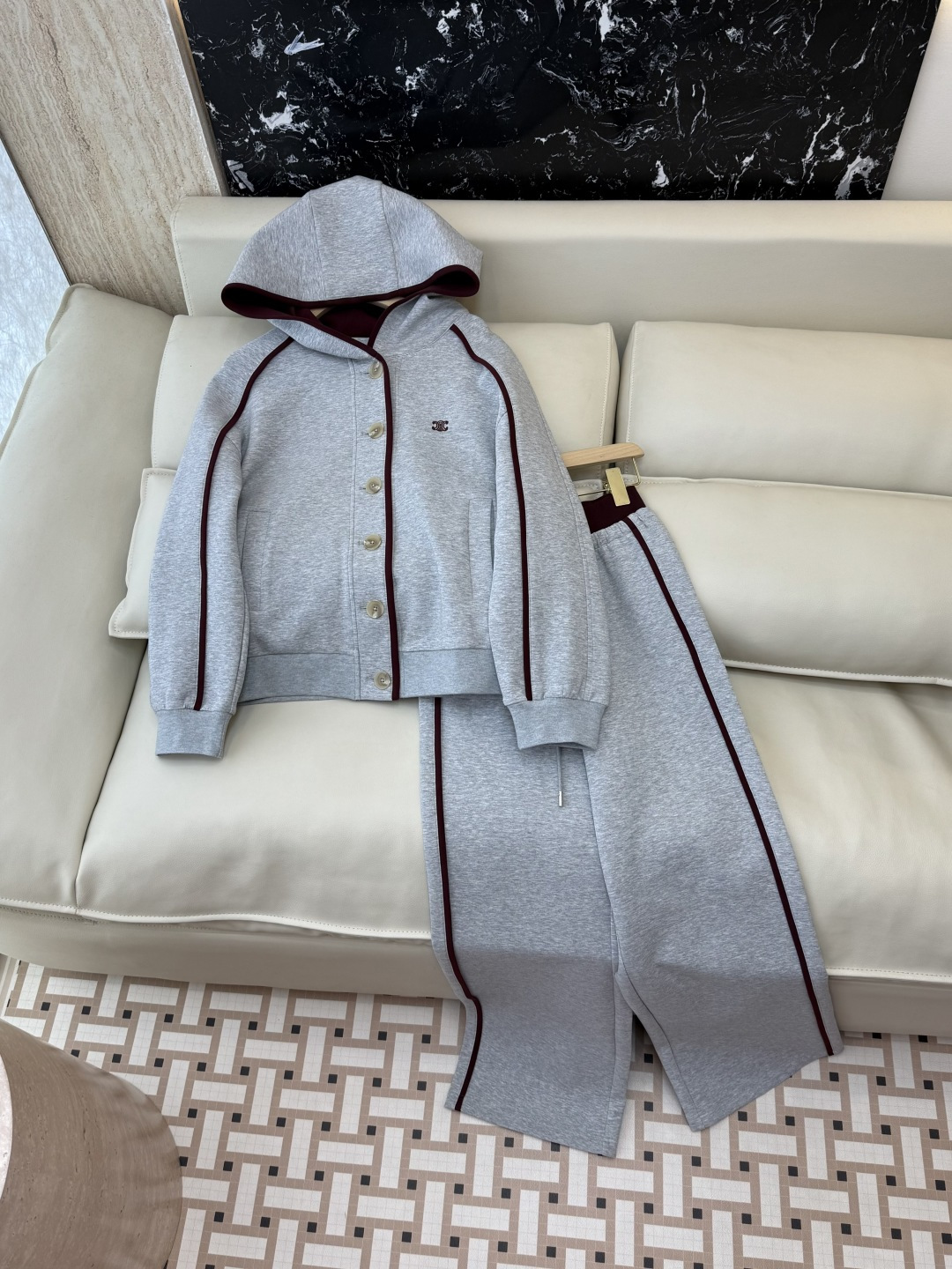 NO:590704,CX0153# New Suit P celine hooded long-sleeved cardigan jacket trousers suit gray SML,,celine,jackets & coats,hats,alexander wang19860909CX0153#新款套装P celine 带帽长袖开衫外套长裤套装 灰色 SML,,celine,jackets & coats,hats,alexander wang,Women's clothing