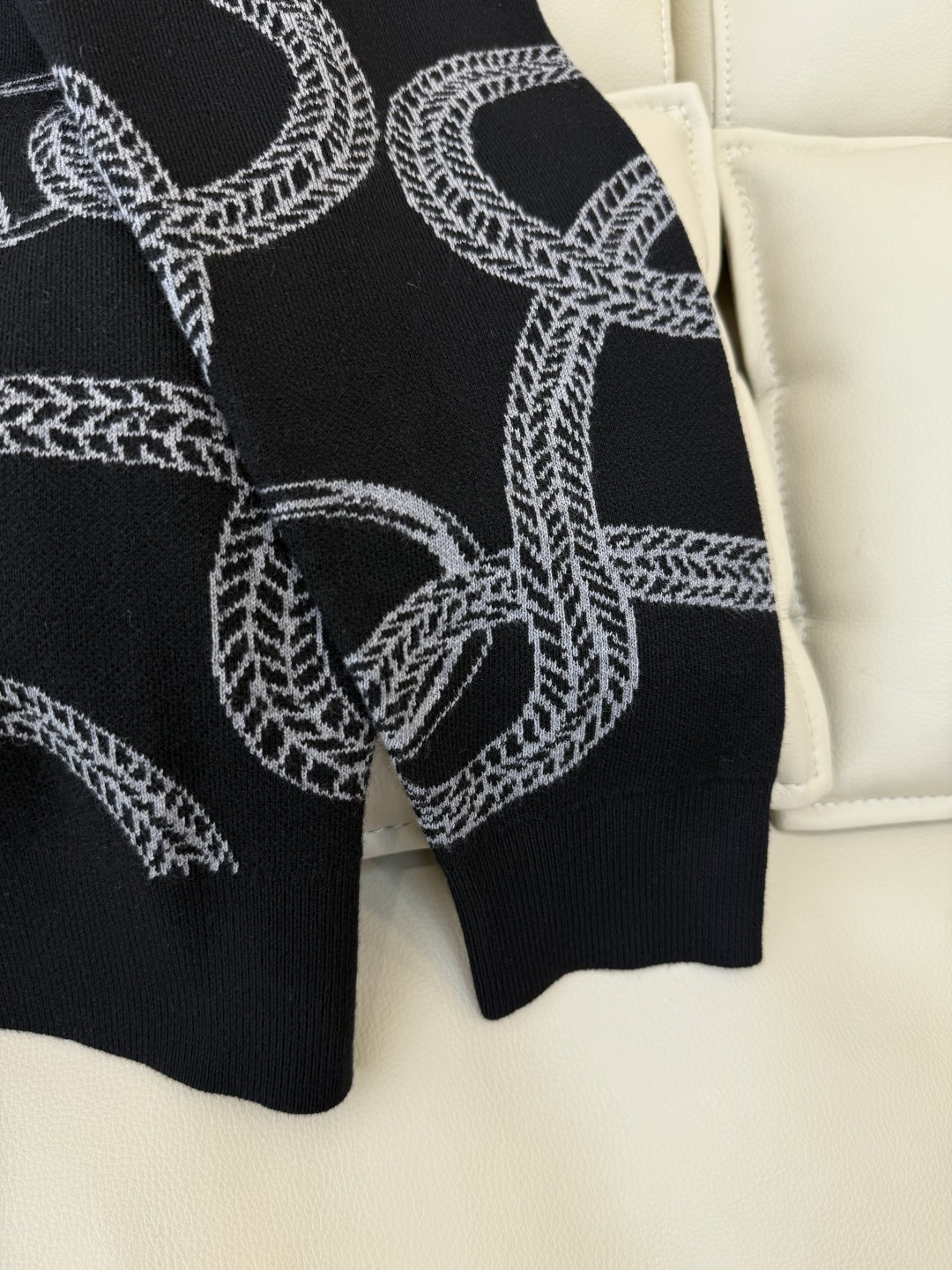 H32590#新款羊毛针织💕H家 爱马仕 20% 羊毛 开衫外套 羊毛针织衫 黑色 红色 S-XL