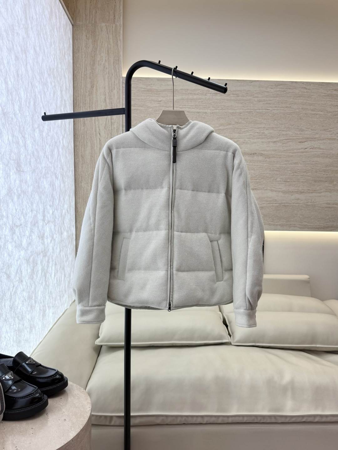 NO:591208,With dust bag QGL033# new down jacket P BC 15 cashmere material 90 white duck down short down jacket brown beige 36/38/40,,down jacket,alexander wang19860909配防尘袋QGL033#新款羽绒服P BC 15 羊绒料 90 白鸭绒 短款 羽绒服 咖色 米白色 36/38/40,,down jacket,alexander wang,Women's clothing