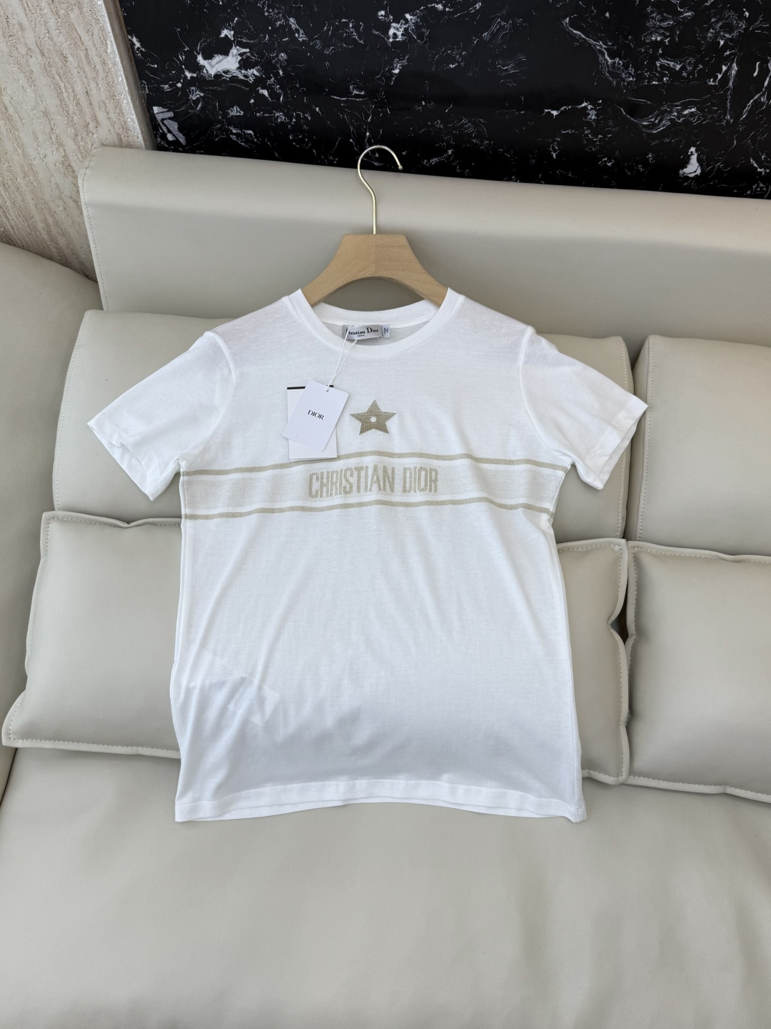 NO:608363,QG0124# New long-sleeved T-shirt P Dior classic letter print/pentagonal star print short-sleeved T-shirt two colors SML,, dior, T-shirt, tees, t-shirt, alexander wang19860909QG0124#新款长袖T恤P Dior 经典款 字母印花/五角星印花 短袖T恤 两色 SML,,dior,T-shirt,tees，t-shirt,alexander wang,Women's clothing