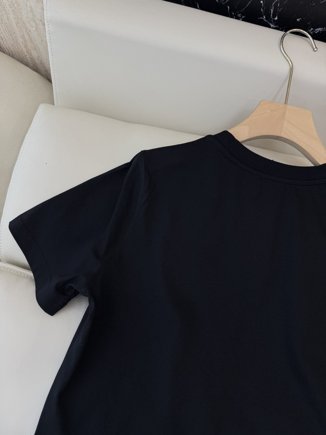 QG0128#新款长袖T恤‼️Bur 战马印花 经典款短袖T恤 白色 黑色 粉色 SML