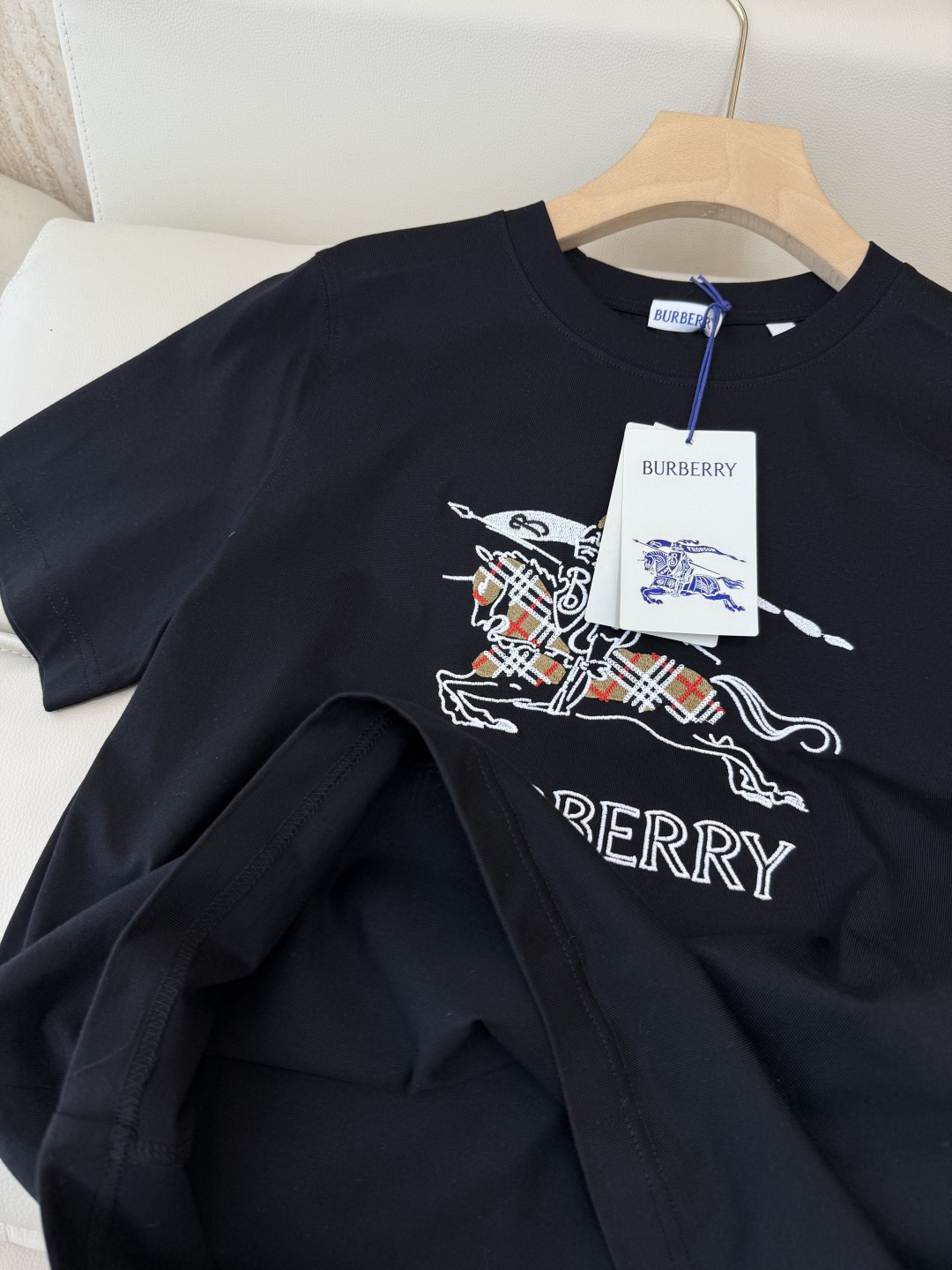 QG0128#新款长袖T恤‼️Bur 战马印花 经典款短袖T恤 白色 黑色 粉色 SML