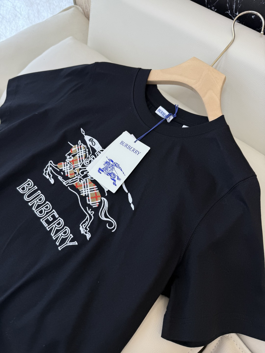 QG0128#新款长袖T恤‼️Bur 战马印花 经典款短袖T恤 白色 黑色 粉色 SML