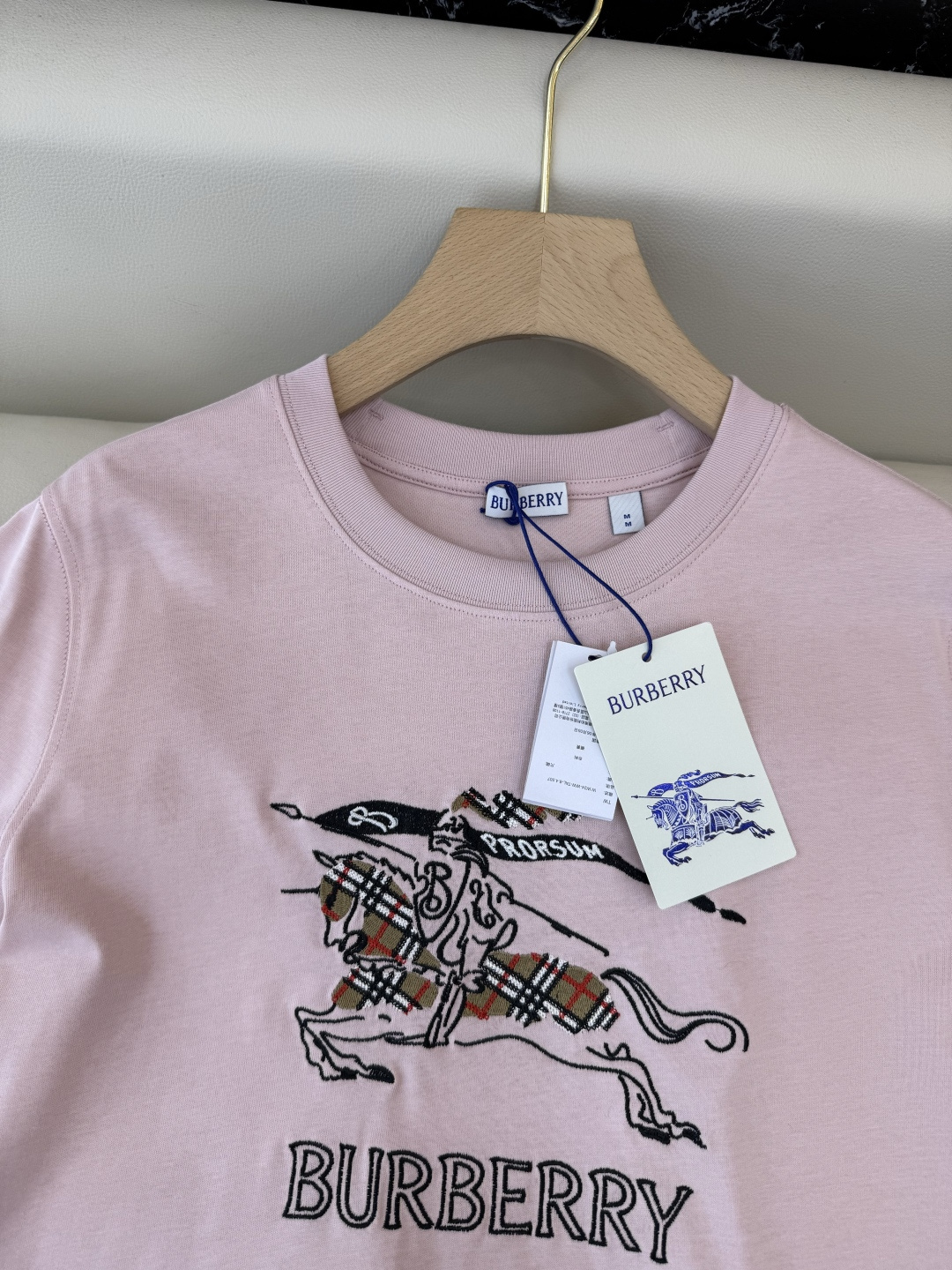 QG0128#新款长袖T恤‼️Bur 战马印花 经典款短袖T恤 白色 黑色 粉色 SML