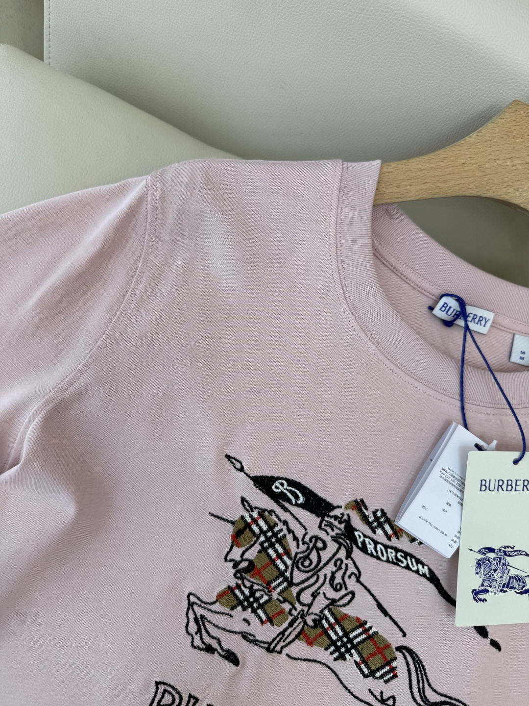 QG0128#新款长袖T恤‼️Bur 战马印花 经典款短袖T恤 白色 黑色 粉色 SML