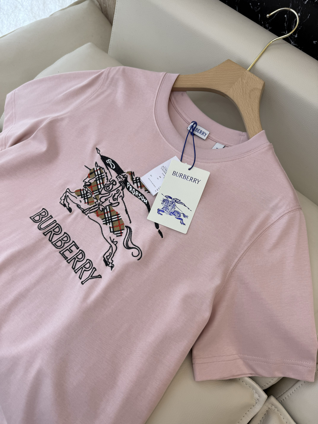 QG0128#新款长袖T恤‼️Bur 战马印花 经典款短袖T恤 白色 黑色 粉色 SML