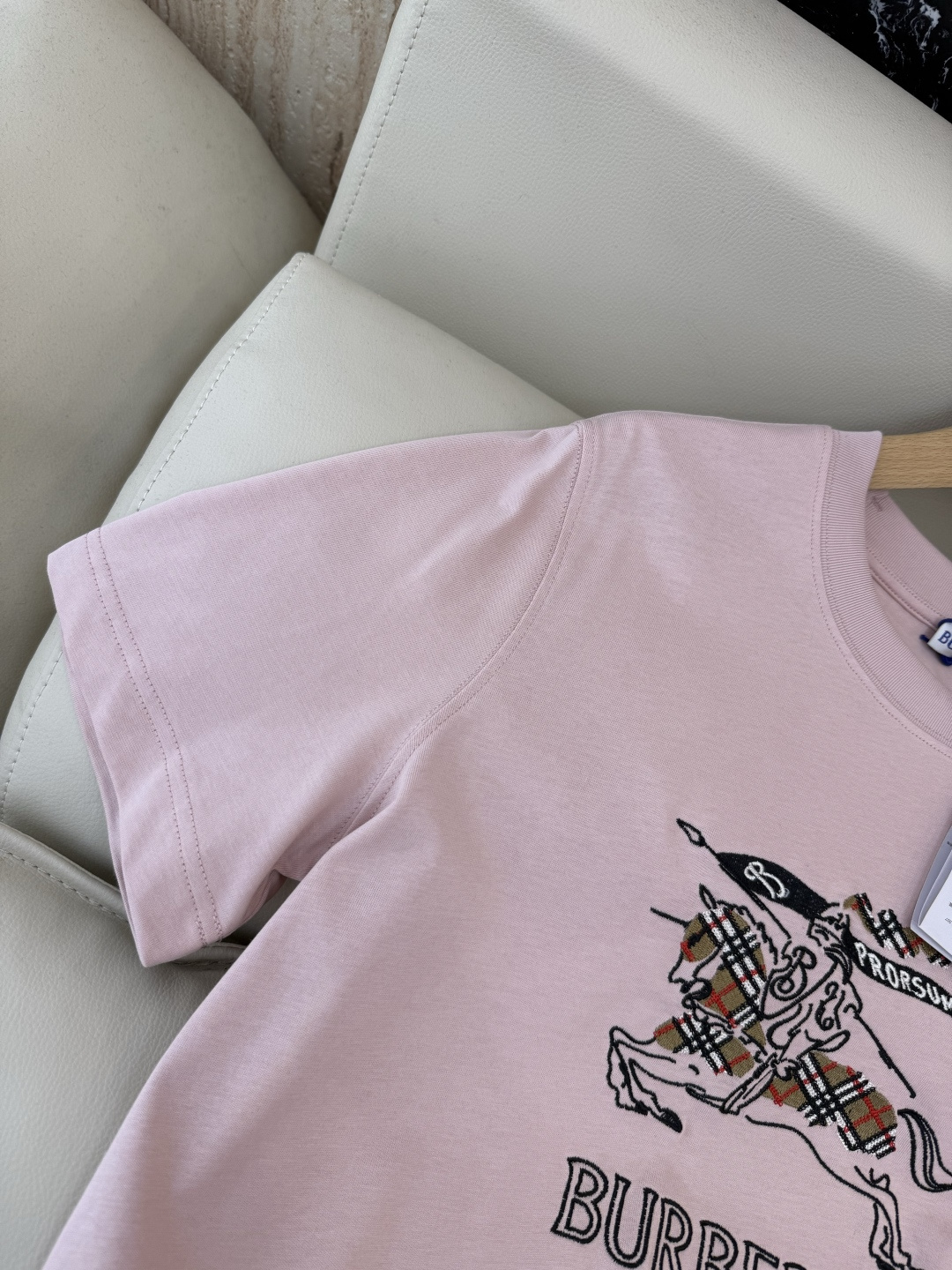 QG0128#新款长袖T恤‼️Bur 战马印花 经典款短袖T恤 白色 黑色 粉色 SML