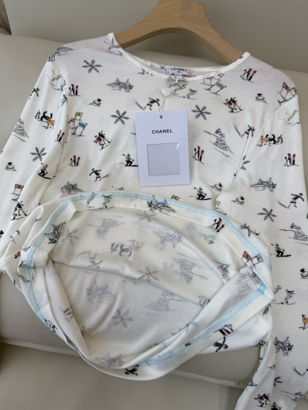 QG0125#新款长袖T恤‼️chanel 小香 滑雪⛷️印花 长袖T恤 SML