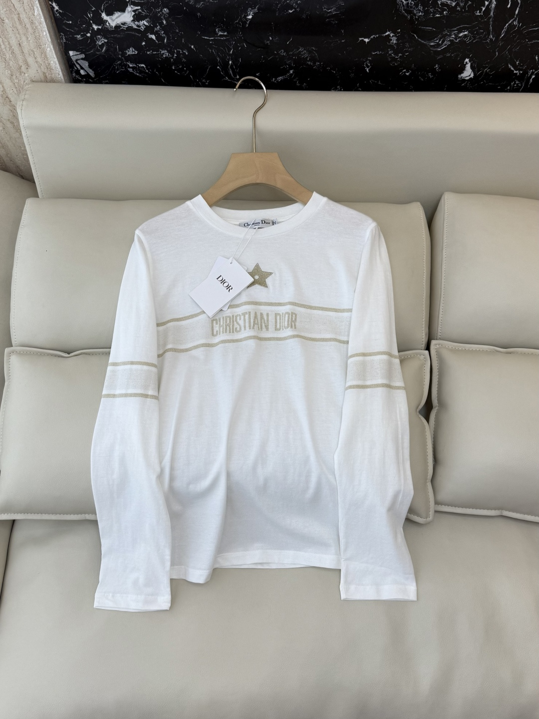 NO:608355,QG0123# New long-sleeved T-shirt P Dior classic letter print/pentagonal star print long-sleeved T-shirt two colors SML, dior, tees, t-shirt, alexander wang19860909QG0123#新款长袖T恤P Dior 经典款 字母印花/五角星印花 长袖T恤 两色 SML,,dior,tees，t-shirt,alexander wang,Women's clothing