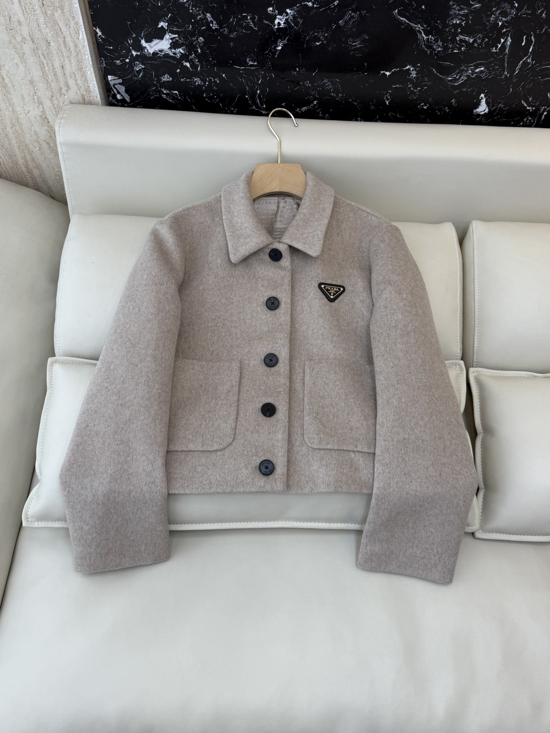 NO:622587,CX0172# New Jacket P PR Triangle Logo Lapel Jacket Black Khaki Light Sand SML,,jackets & coats,jackets & coats,alexander wang19860909CX0172#新款外套P PR 三角标 翻领夹克外套 黑色 卡其色 浅沙色 SML,,jackets & coats,jackets & coats,alexander wang,Women's clothing