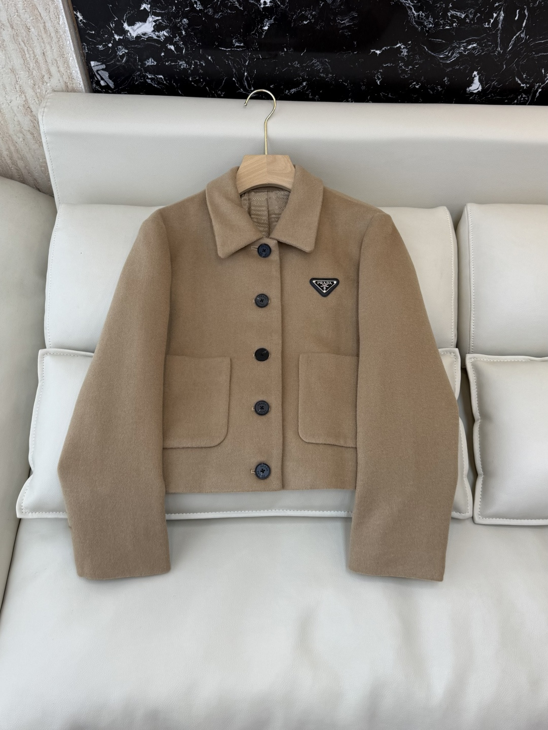 NO:622580,CX0172# New outer PR triangle logo lapel jacket black khaki light sand SML,,jackets & coats,jackets & coats,alexander wang19860909CX0172#新款外 PR 三角标 翻领夹克外套 黑色 卡其色 浅沙色 SML,,jackets & coats,jackets & coats,alexander wang,Women's clothing