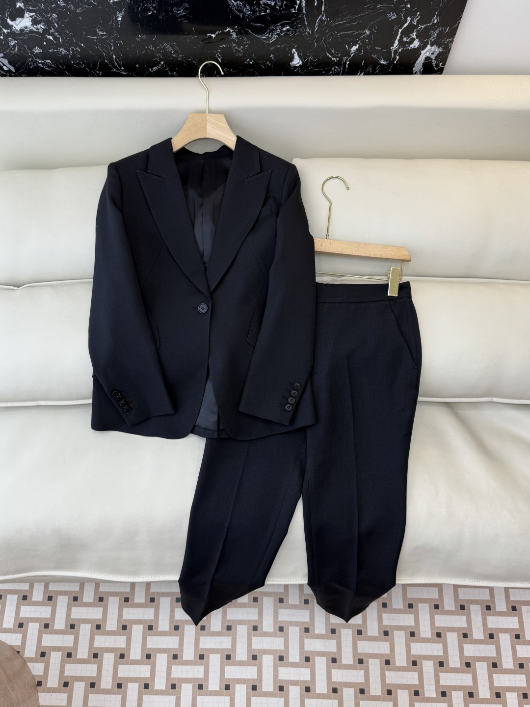 NO:622539,LM018# new suit theory slim fit long-sleeved suit jacket trousers suit khaki black gray S-XXL,,jackets & coats,business suit,alexander wang19860909LM018#新款套装 theory 修身剪裁 长袖西装外套长裤套装 卡其色 黑色 灰色 S-XXL,,jackets & coats,business suit,alexander wang,Women's clothing