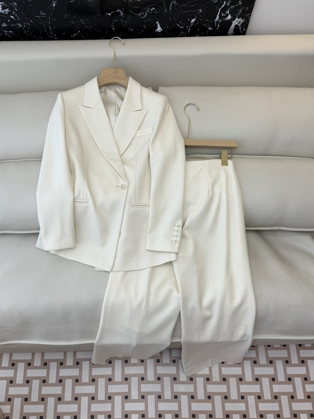 NO:622548,LM019# new suit theory 62.8 wool slim fit long-sleeved suit jacket trousers suit three colors S-XL,,jackets & coats,business suit,alexander wang19860909LM019#新款套装 theory 62.8 羊毛 修身剪裁 长袖西装外套长裤套装 三色 S-XL,,jackets & coats,business suit,alexander wang,Women's clothing