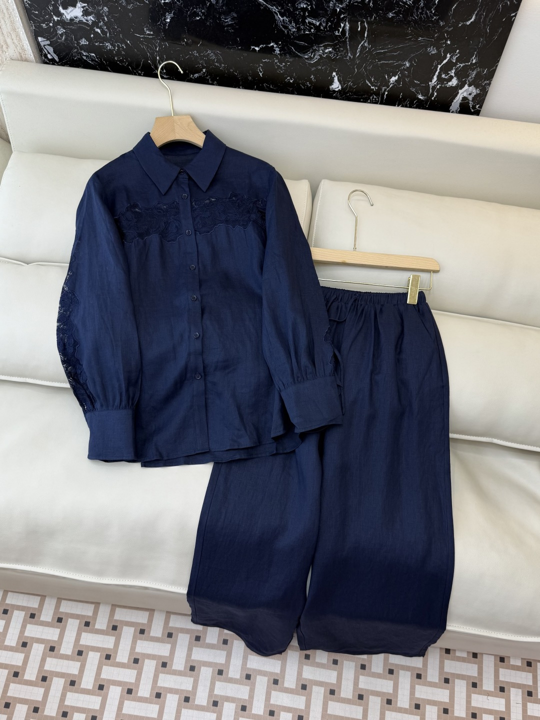 NO:628481,YM062# new suit P zim... Heavy embroidery lace linen top trousers suit navy blue white SMLXL,,alexander wang19860909YM062#新款套装P zim… 重工绣花 蕾丝 亚麻上衣 长裤 套装 藏青色 白色 SMLXL,,alexander wang,Women's clothing