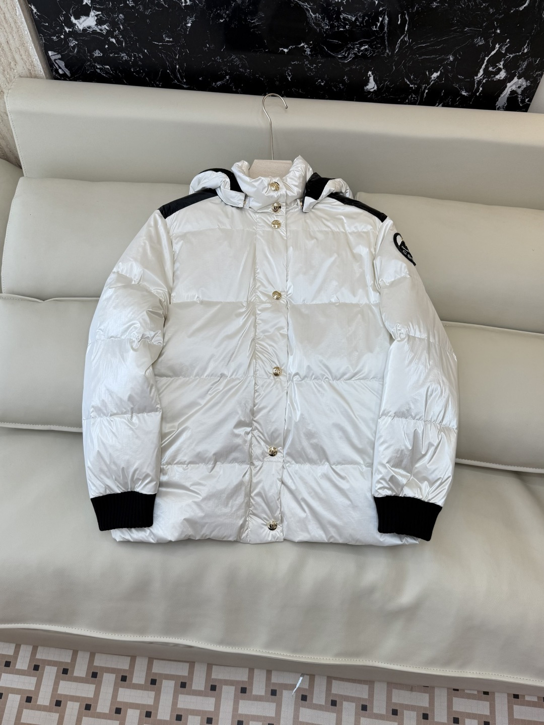 NO:638896,QGL036# New down jacket Chanel Coco beaded cashmere splicing down jacket black white 36/38/40,Chanel-clothing,chanel,chanel,down jacket,alexander wang19860909QGL036#新款羽绒服 Chanel Coco 钉珠 羊绒拼接 羽绒服 黑色 白色 36/38/40,香奈儿-服装,chanel,chanel,down jacket,alexander wang,Women's clothing