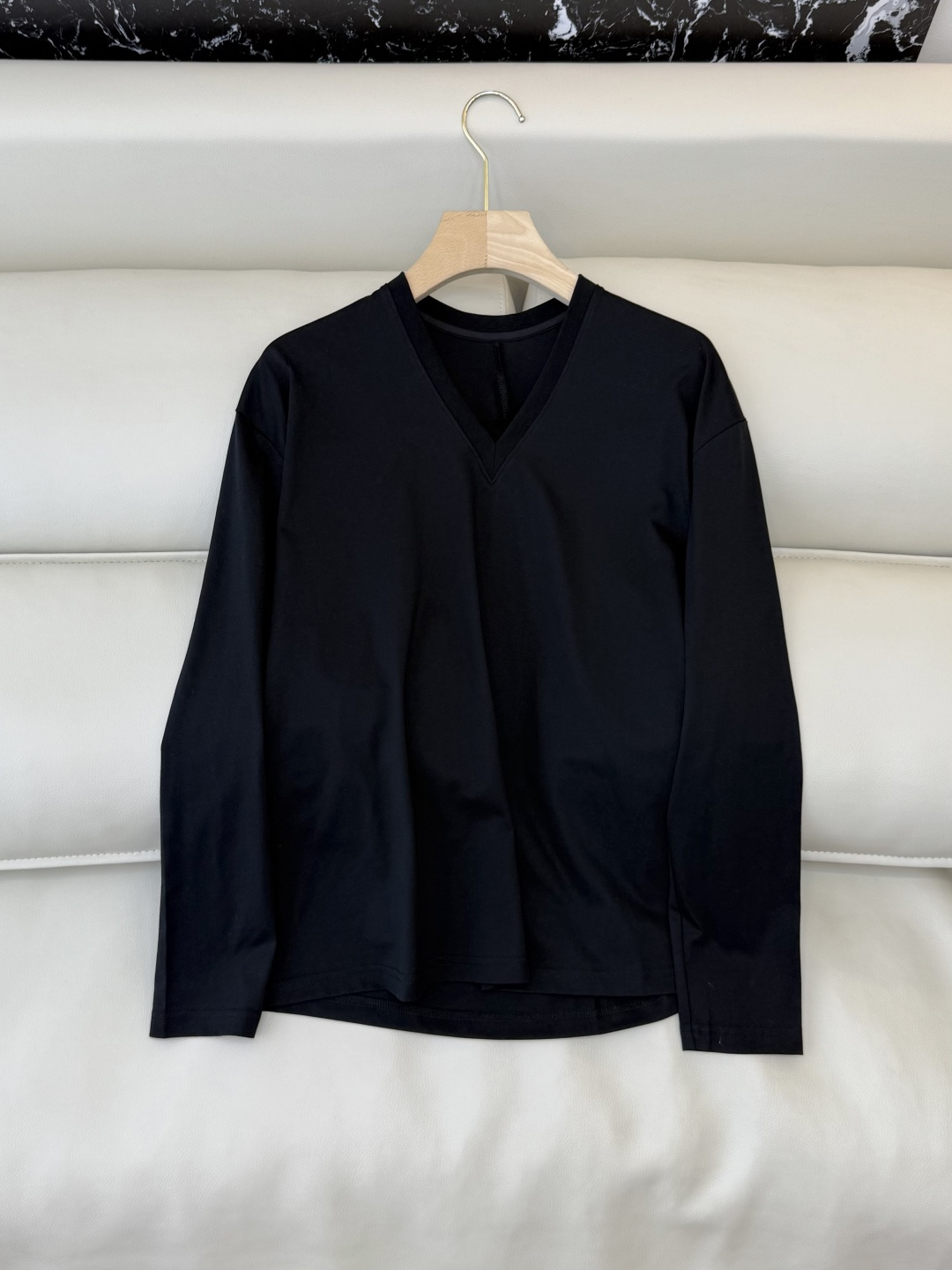 NO:655385,BS1020# new top original design solid color long-sleeved T-shirt black white SMLXL,,tees,t-shirt,alexander wang19860909BS1020#新款上衣 原创设计 纯色长袖T恤 黑色 白色 SMLXL,,tees，t-shirt,alexander wang,Women's clothing