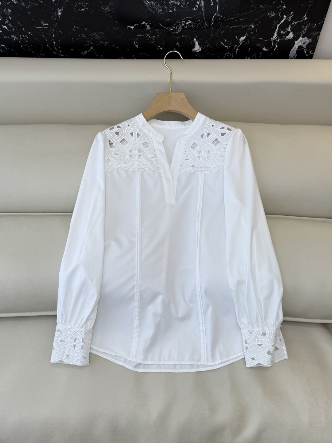 NO:655437,BS1025# New Shirt P Zimm Hollow Embroidery Long Sleeve Shirt Navy Blue White SMLXL,,shirts,alexander wang19860909BS1025#新款衬衫P Zimm 镂空绣花 长袖衬衫 藏青色 白色 SMLXL,,shirts,alexander wang,Women's clothing