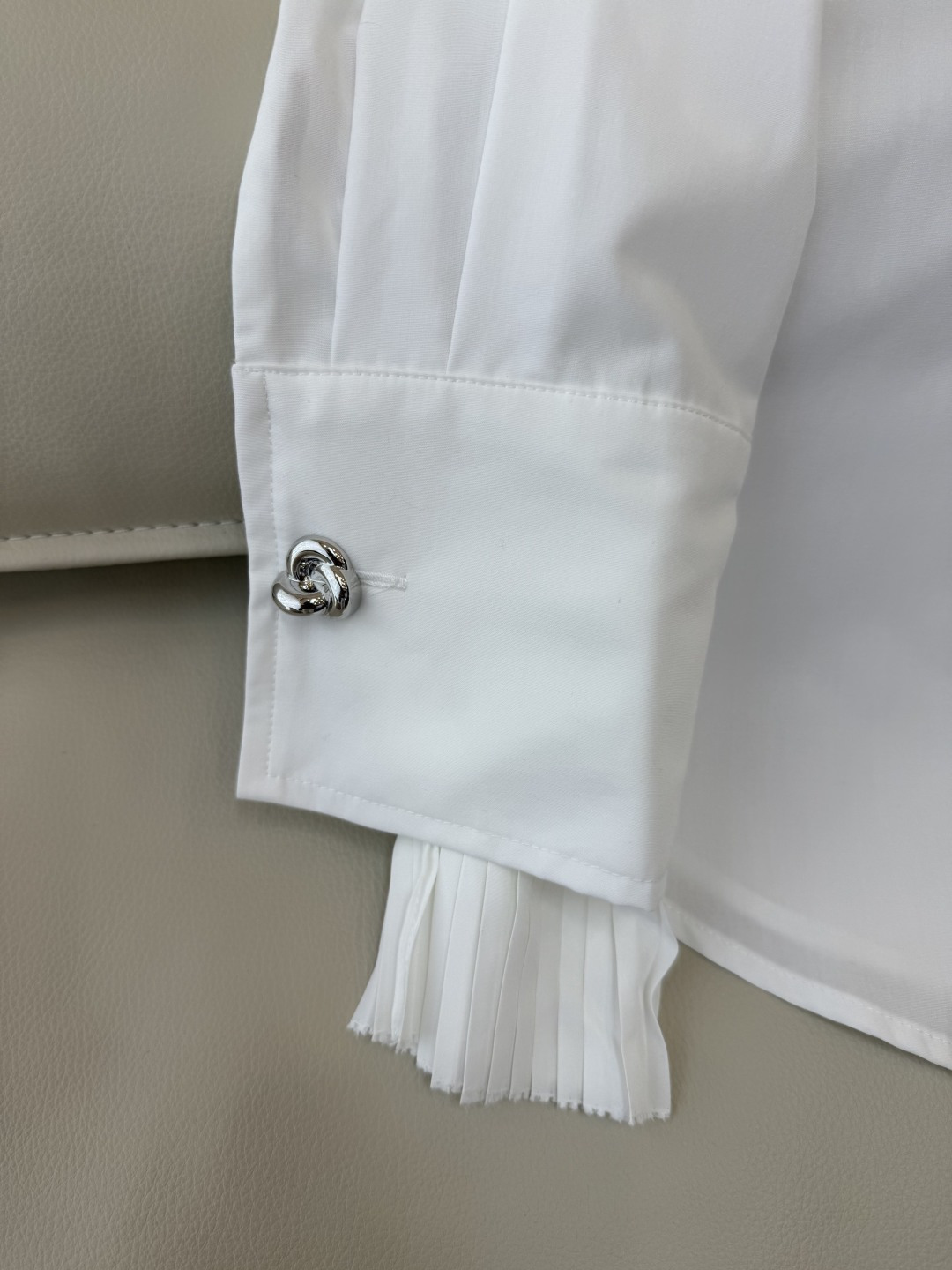 BS1049#新款衬衫。 花朵金属扣 长袖衬衫 白色 SMLXL