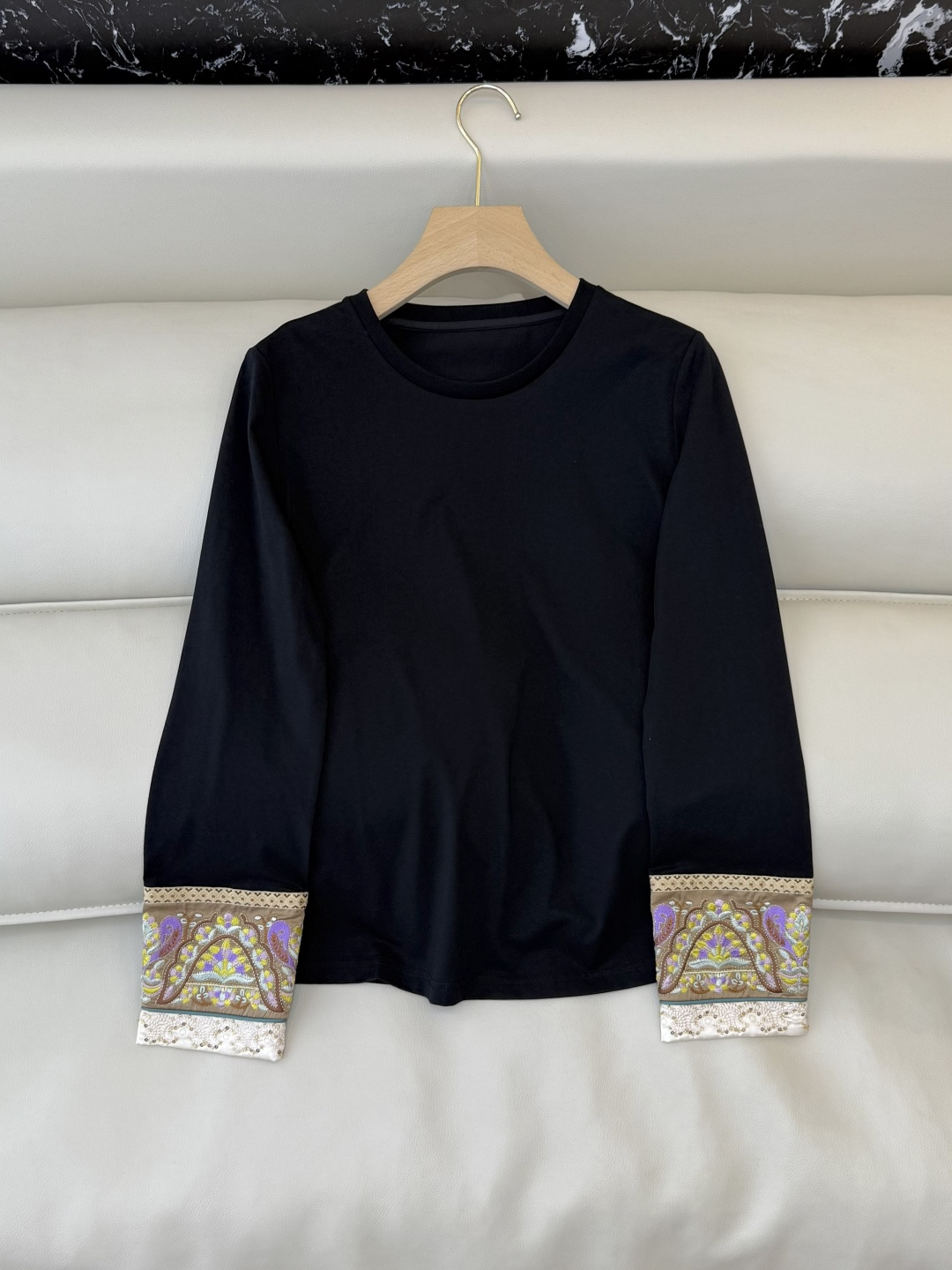 NO:655417,BS1023# New top P Chinese style embroidered long-sleeved T-shirt top black white SMLXL,,tees,t-shirt,alexander wang19860909BS1023#新款上衣P 国风 刺绣长袖T恤上衣 黑色 白色 SMLXL,,tees，t-shirt,alexander wang,Women's clothing
